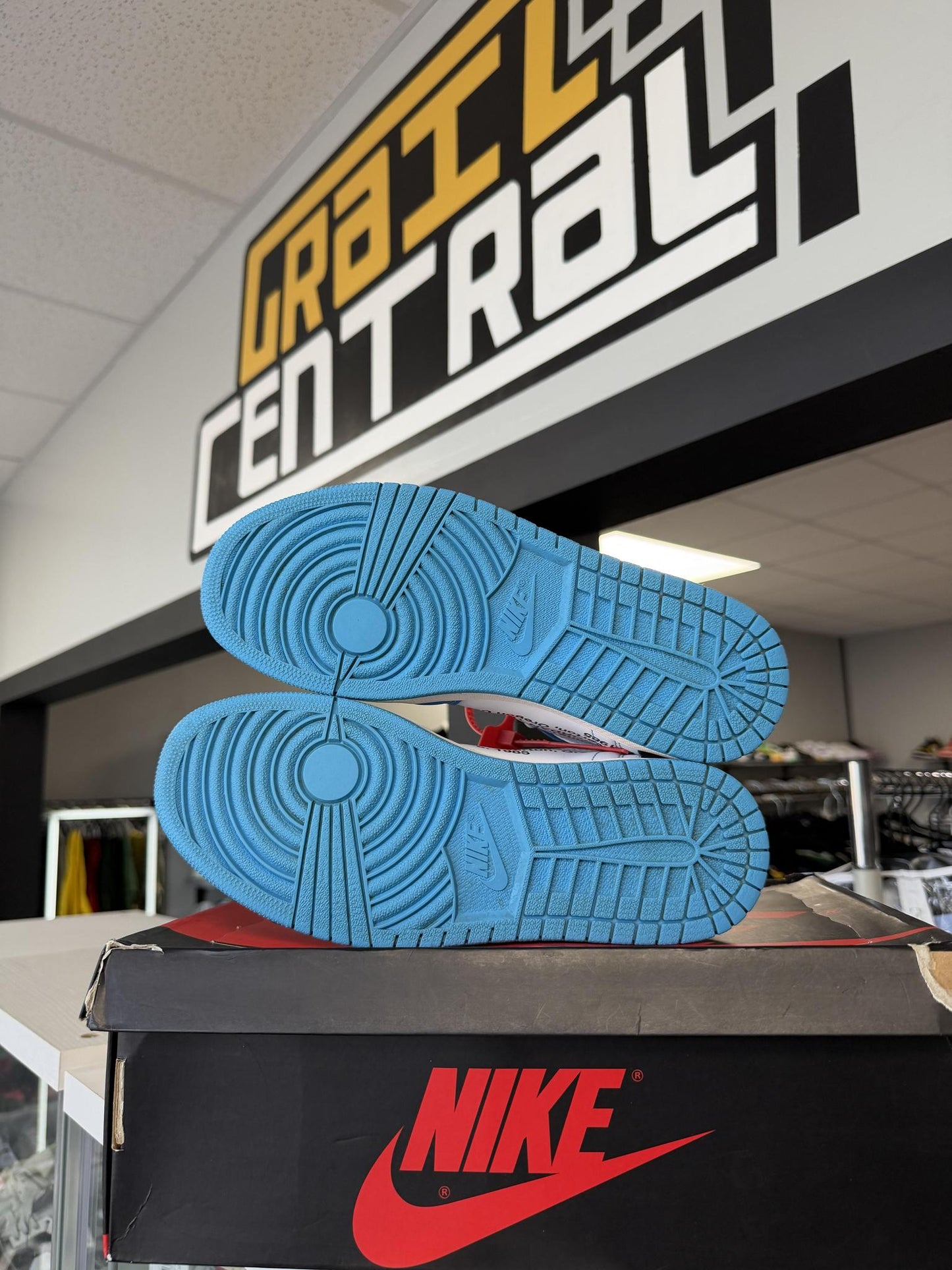 Jordan 1 x Off White "UNC" Used Size 9.5