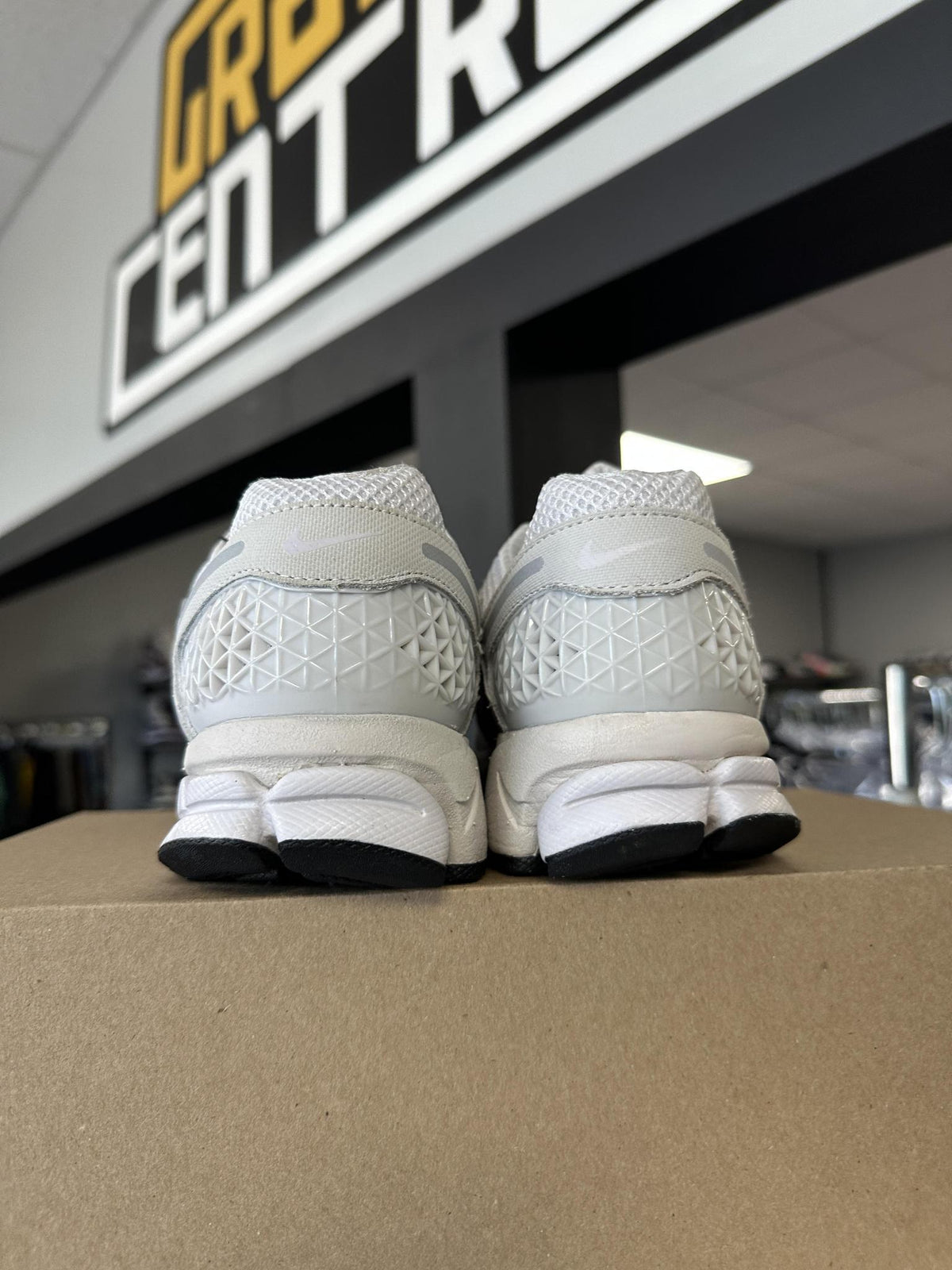 Nike Vomero 5 Grey Used