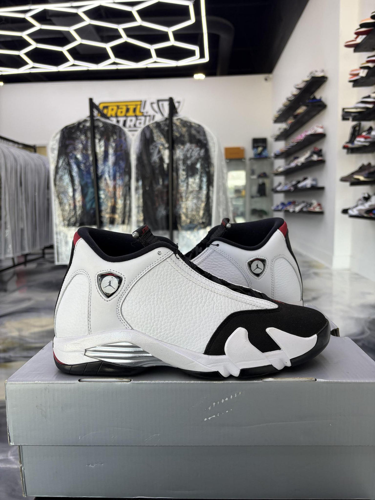 Jordan 13 "Black Toe" Used Size 9