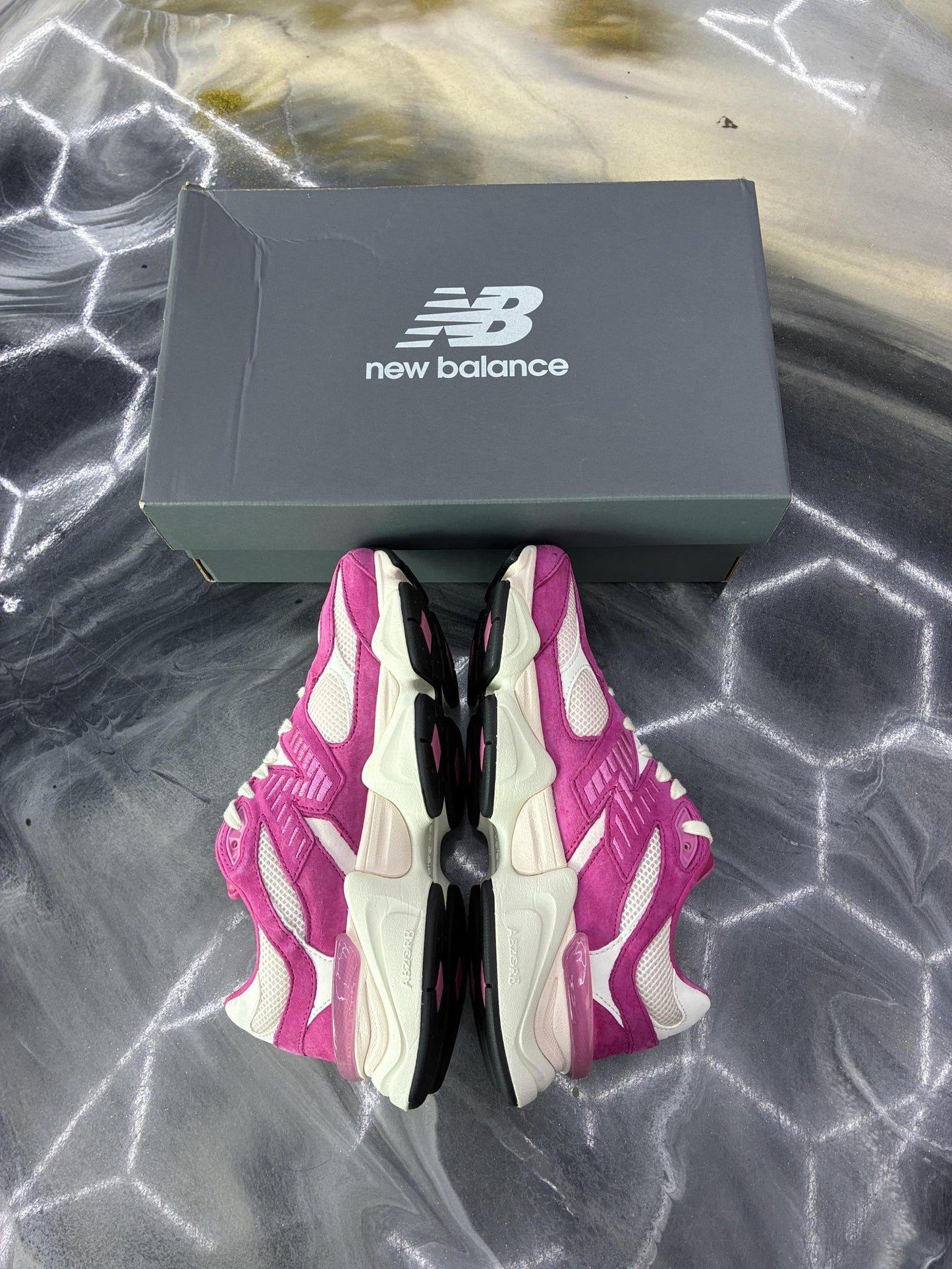New Balance 9060 Fuchsia Pink Used Size 7Y/8.5W