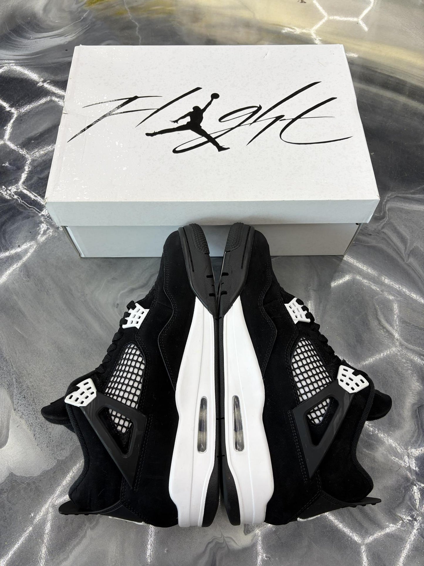 Jordan 4 "White Thunder" Used Size 10.5