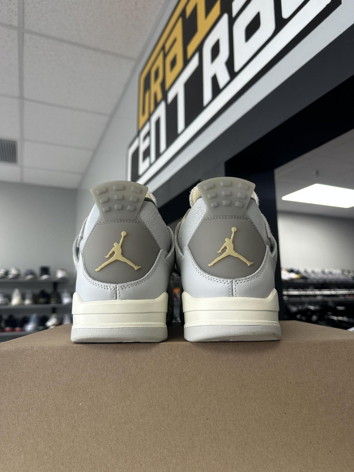 Jordan 4 "Craft Photon" Used Size 14