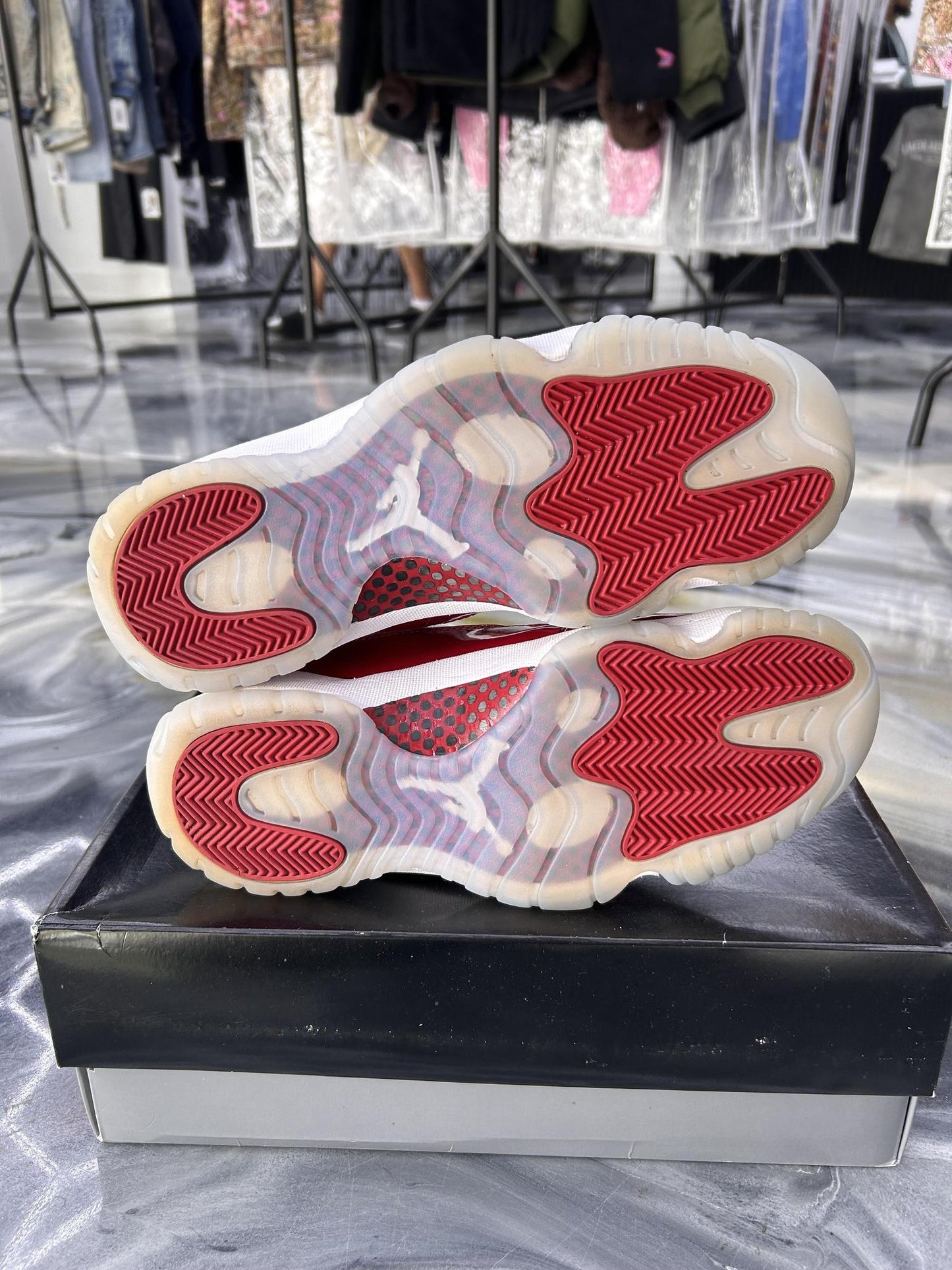 Jordan 11 "Cherry" Used Size 10.5