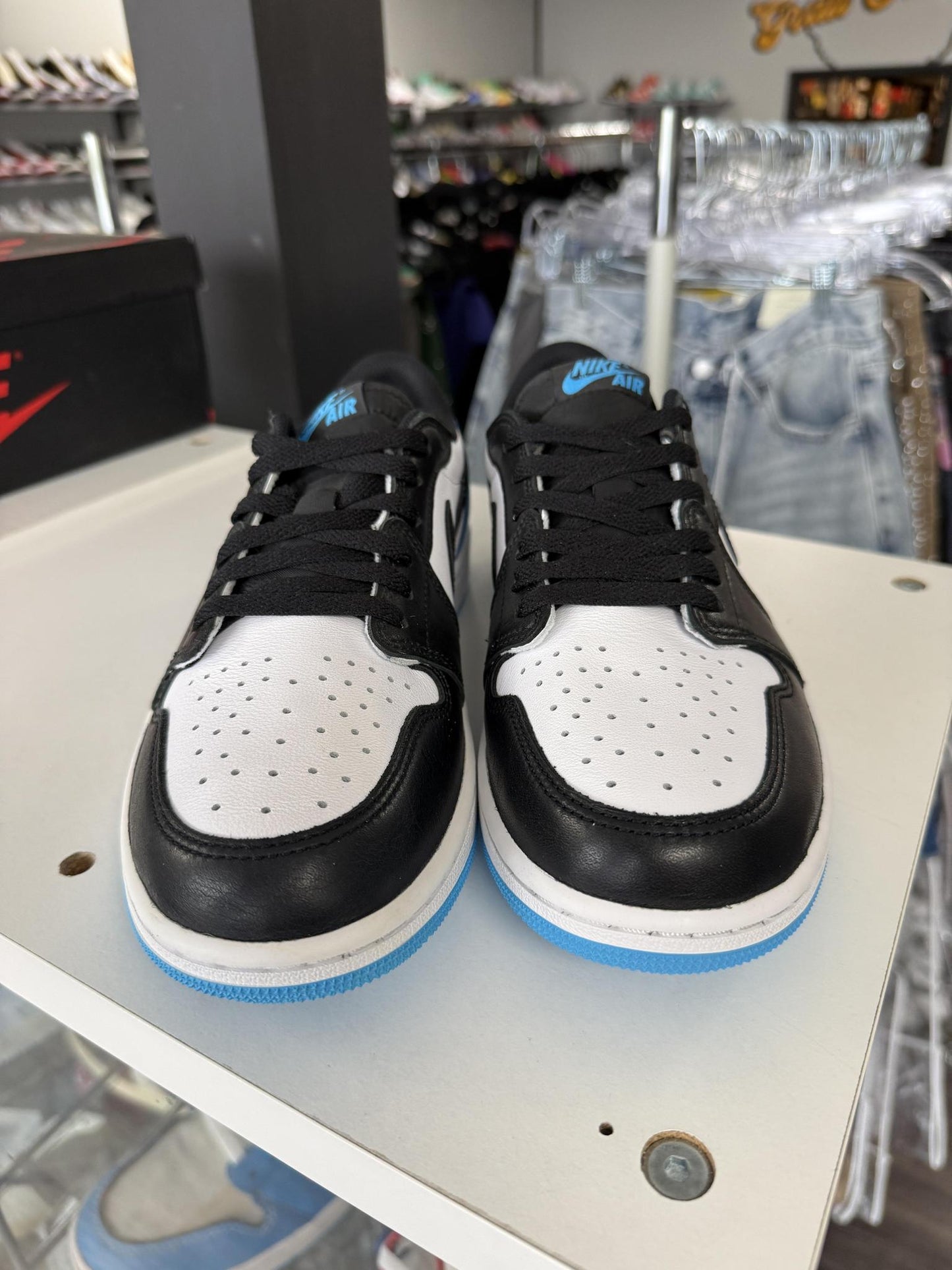 Jordan 1 Low "Powder Blue" Used Size 9.5