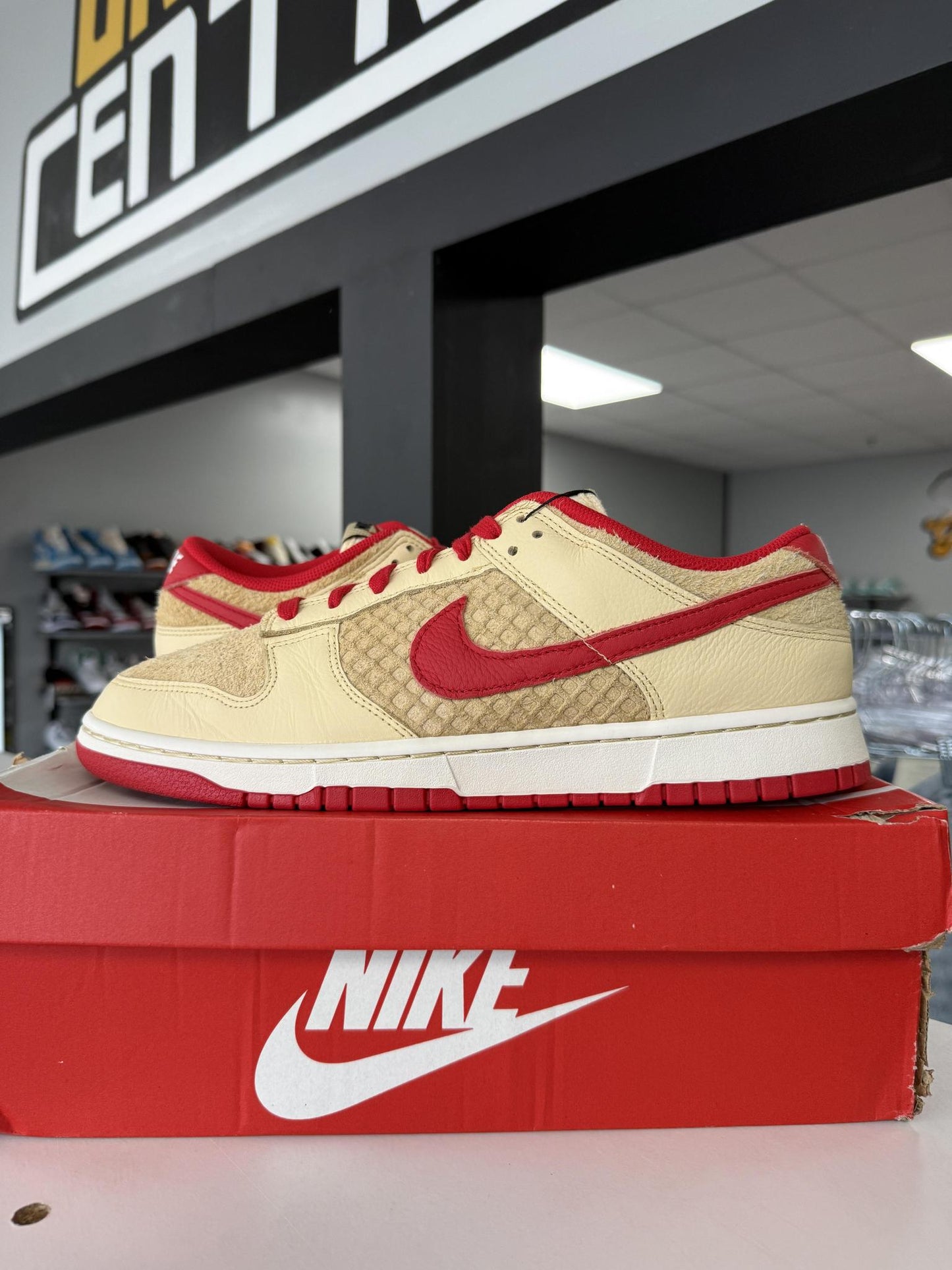 Nike Dunk Low "Strawberry Waffle" Used Size 12