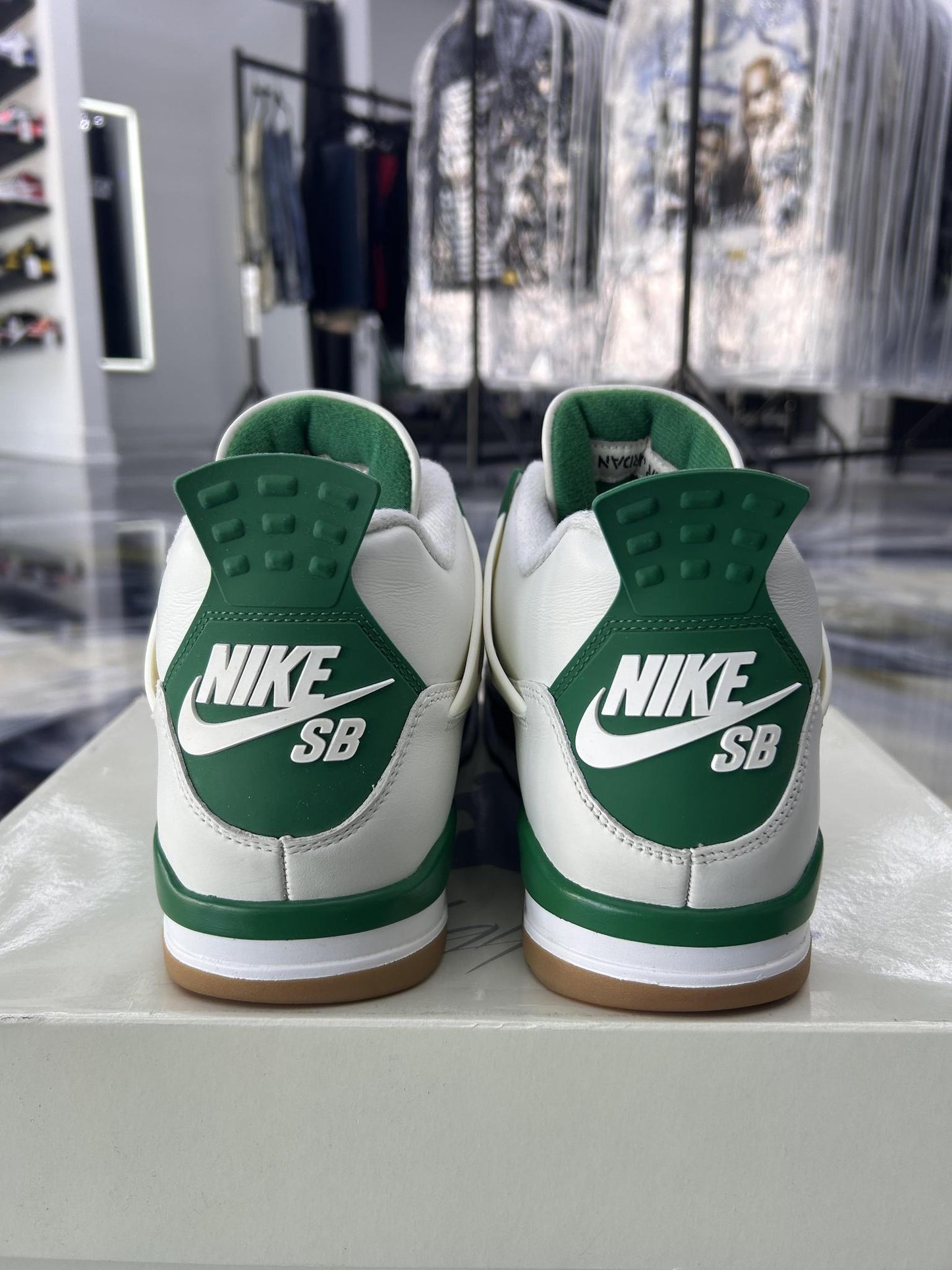 Jordan 4 SB "Pine Green" Used Size 12