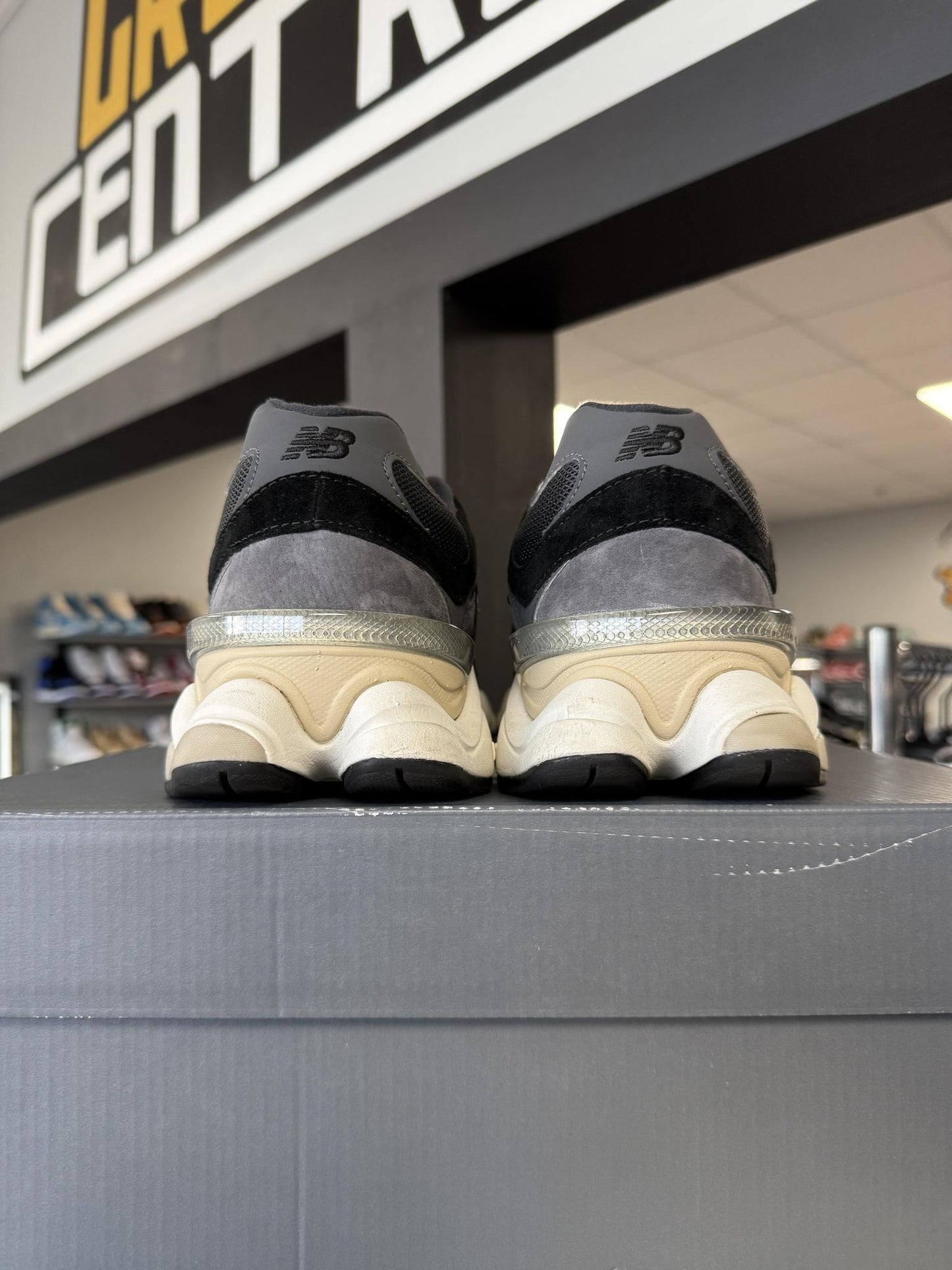 New Balance 9060 "Charcoal" Used Size 9.5