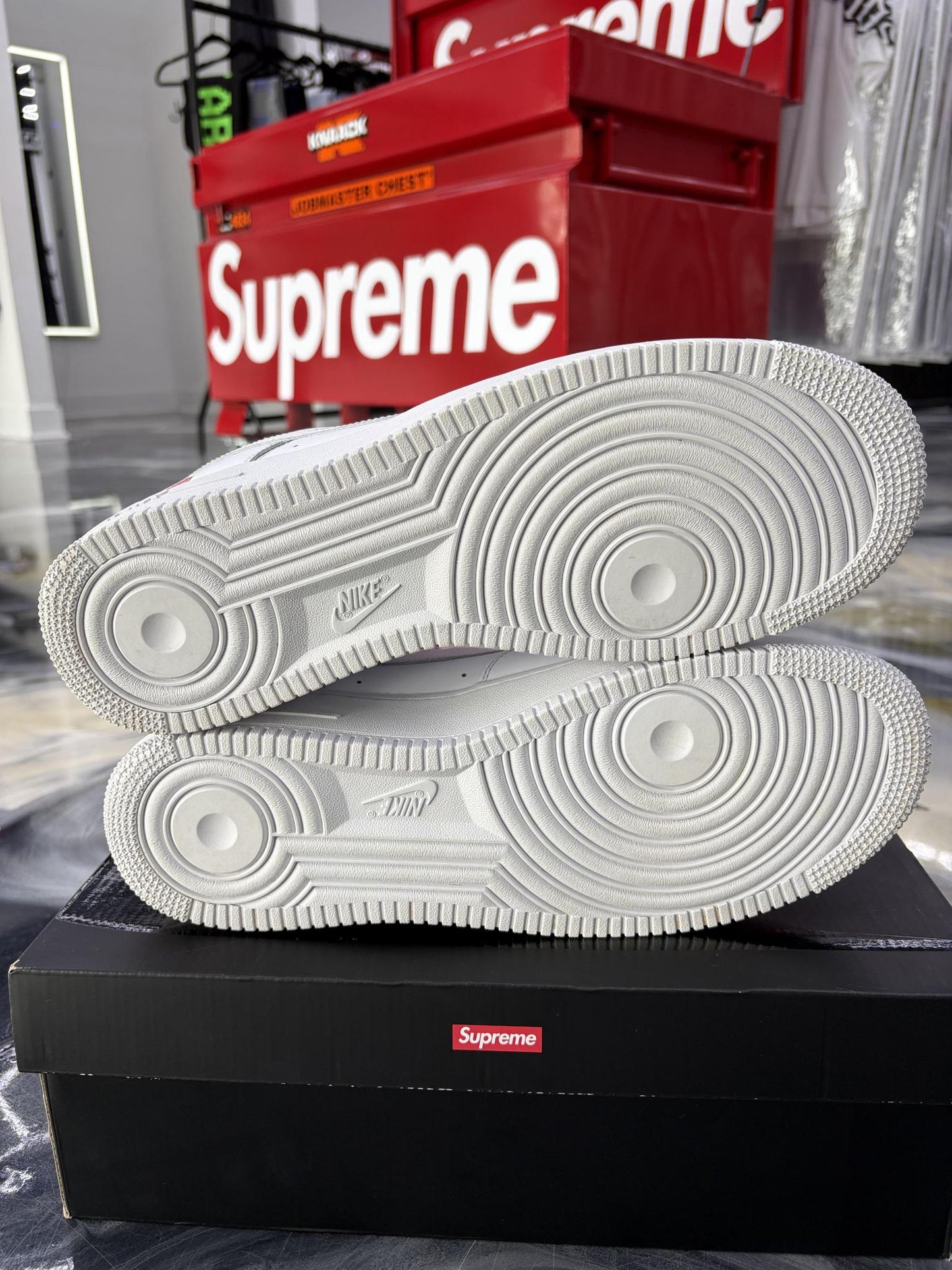 Supreme Air Force 1 Low "White" Used Size 12