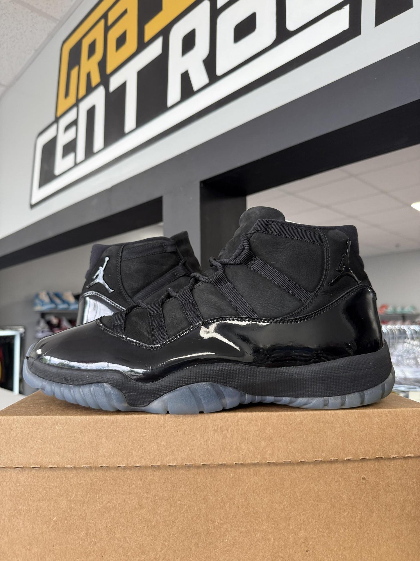 Jordan 11 "Cap And Gown" Used Size 14