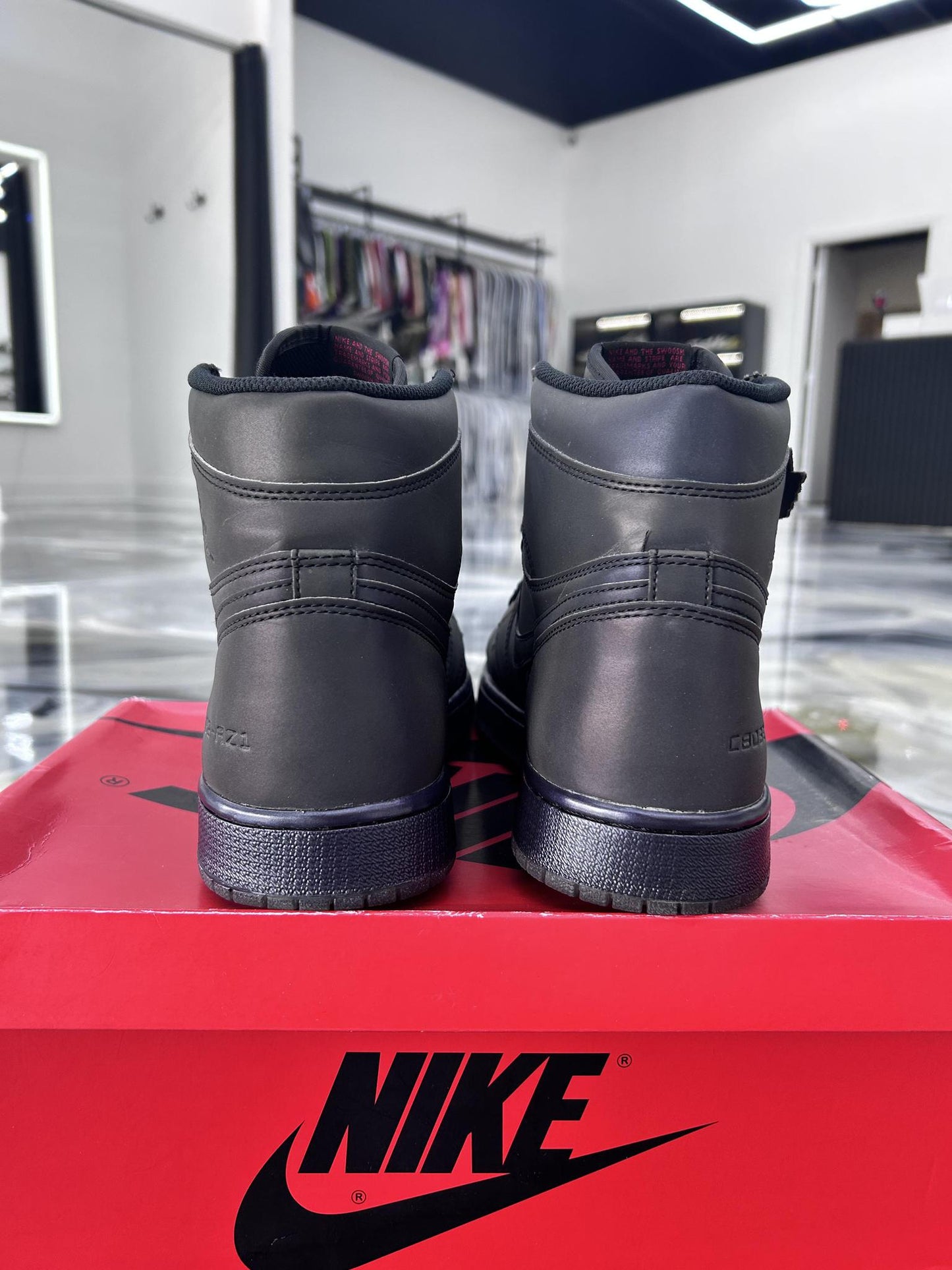Jordan 1 Zoom "Fearless" Used Size 12