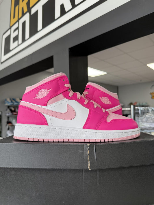 Jordan 1 Mid Medium Soft Pink Used Size 7Y/8.5W