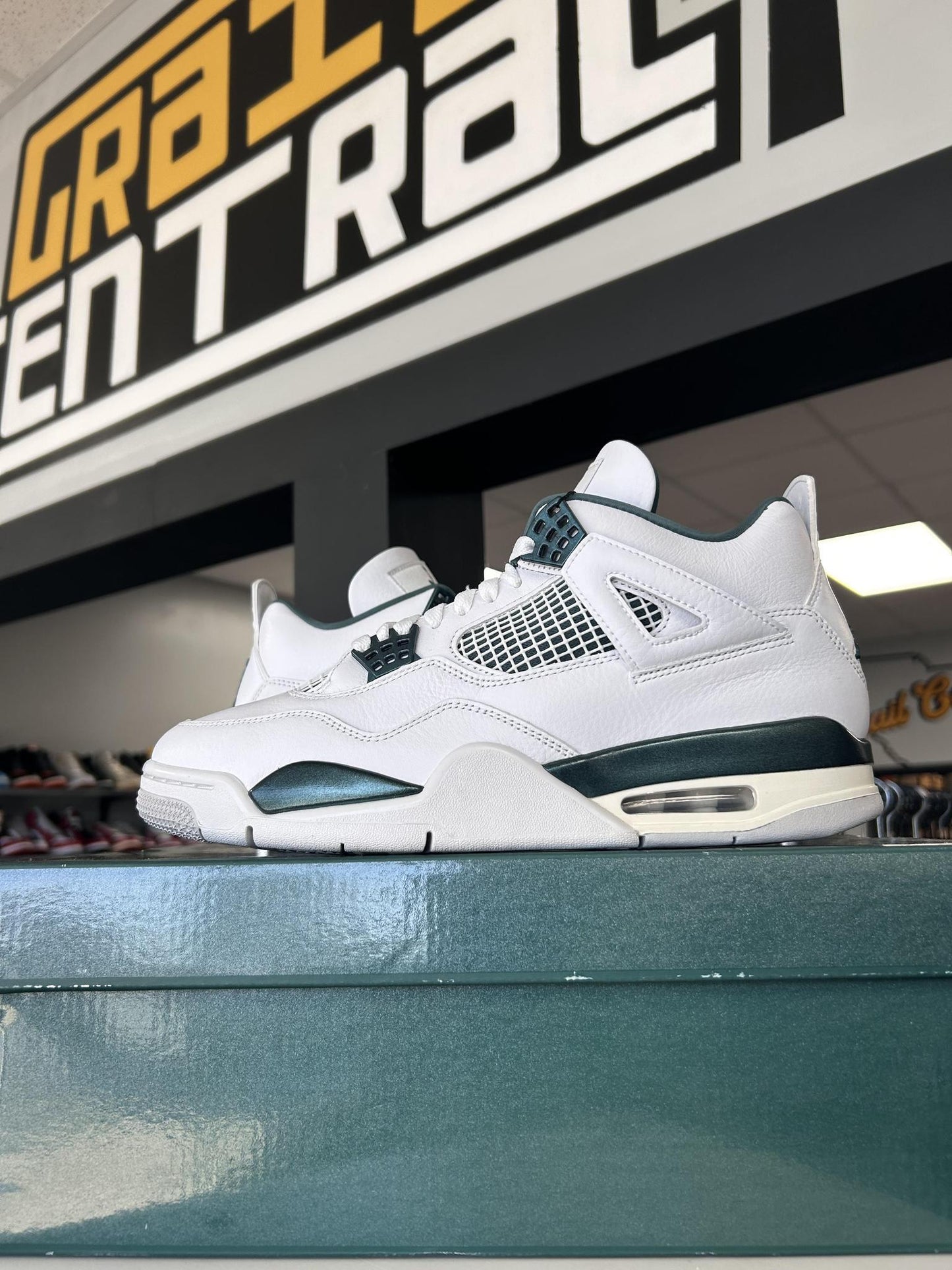 Jordan 4 "Oxidized Green" Used Size 10.5