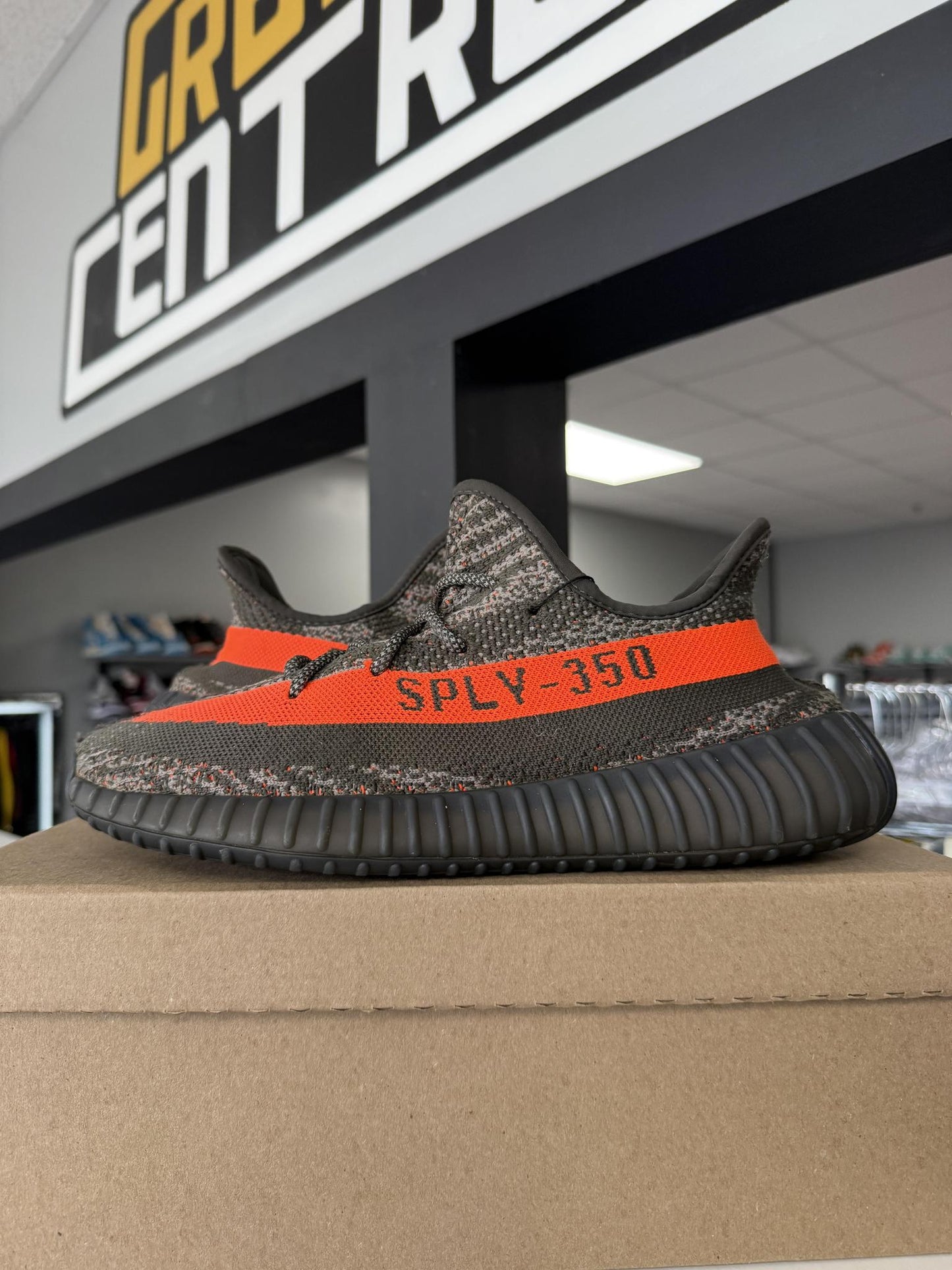 Yeezy 350 V2 "Carbon Beluga" Used Size 10