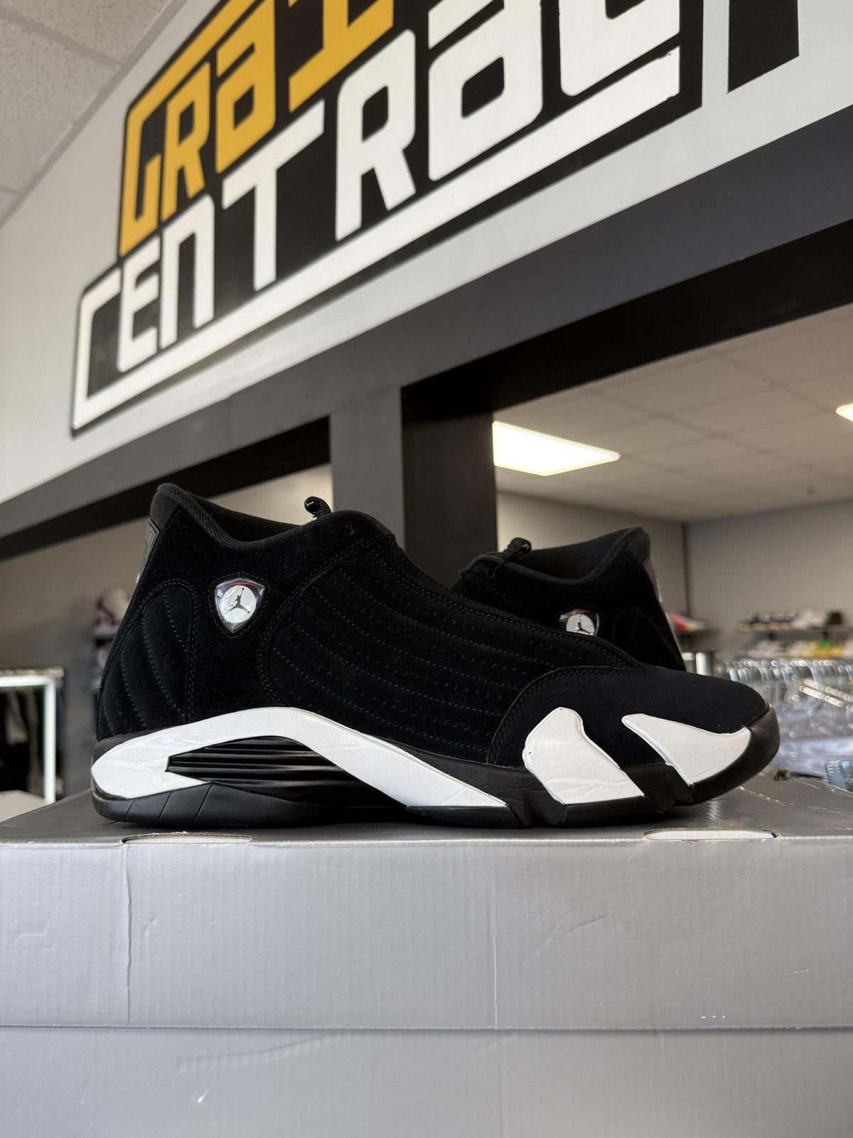 Jordan 14 "Black White" Used Size 13