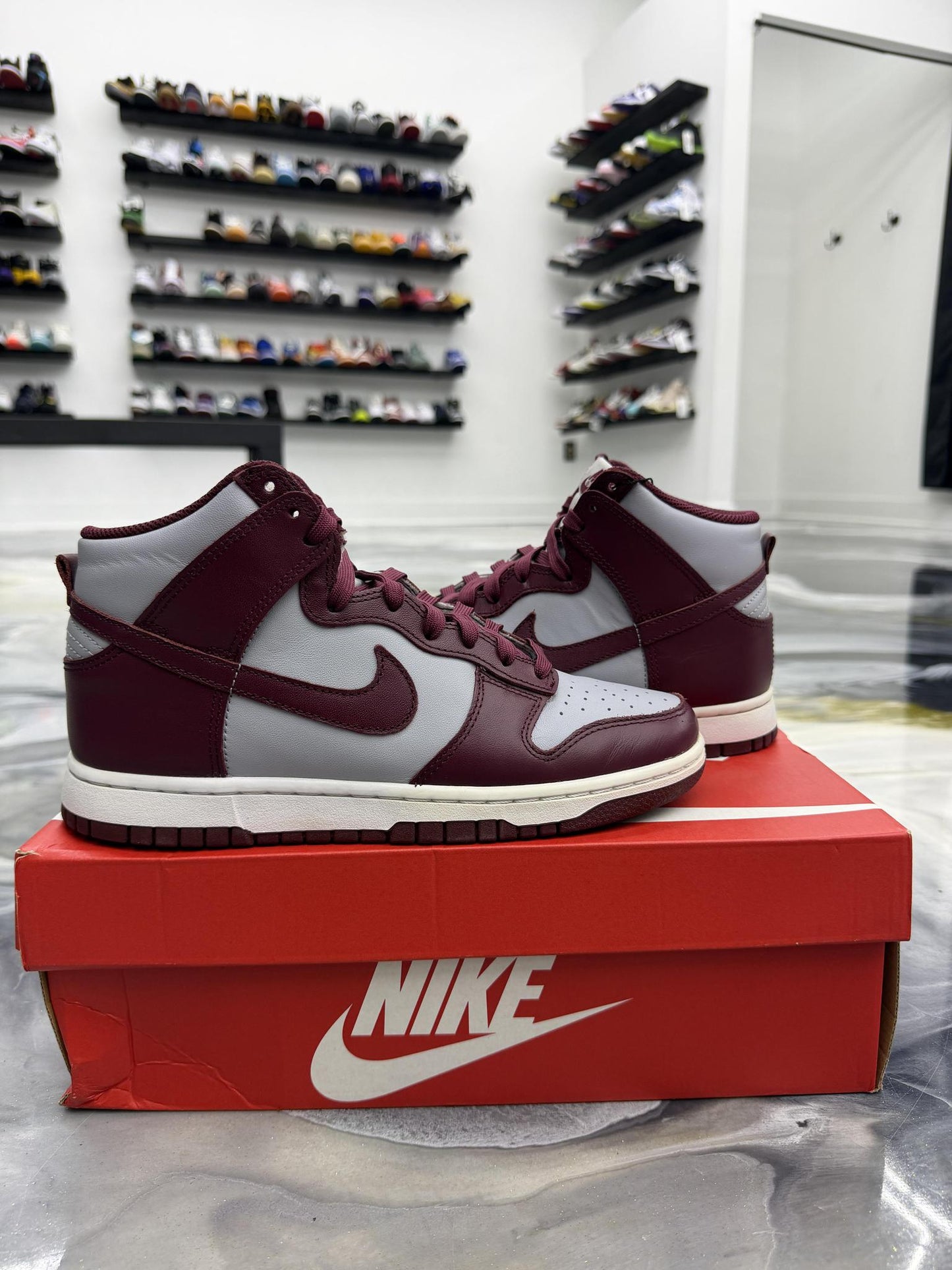 Nike Dunk High "Beetroot" Used Size 7Y/8.5W