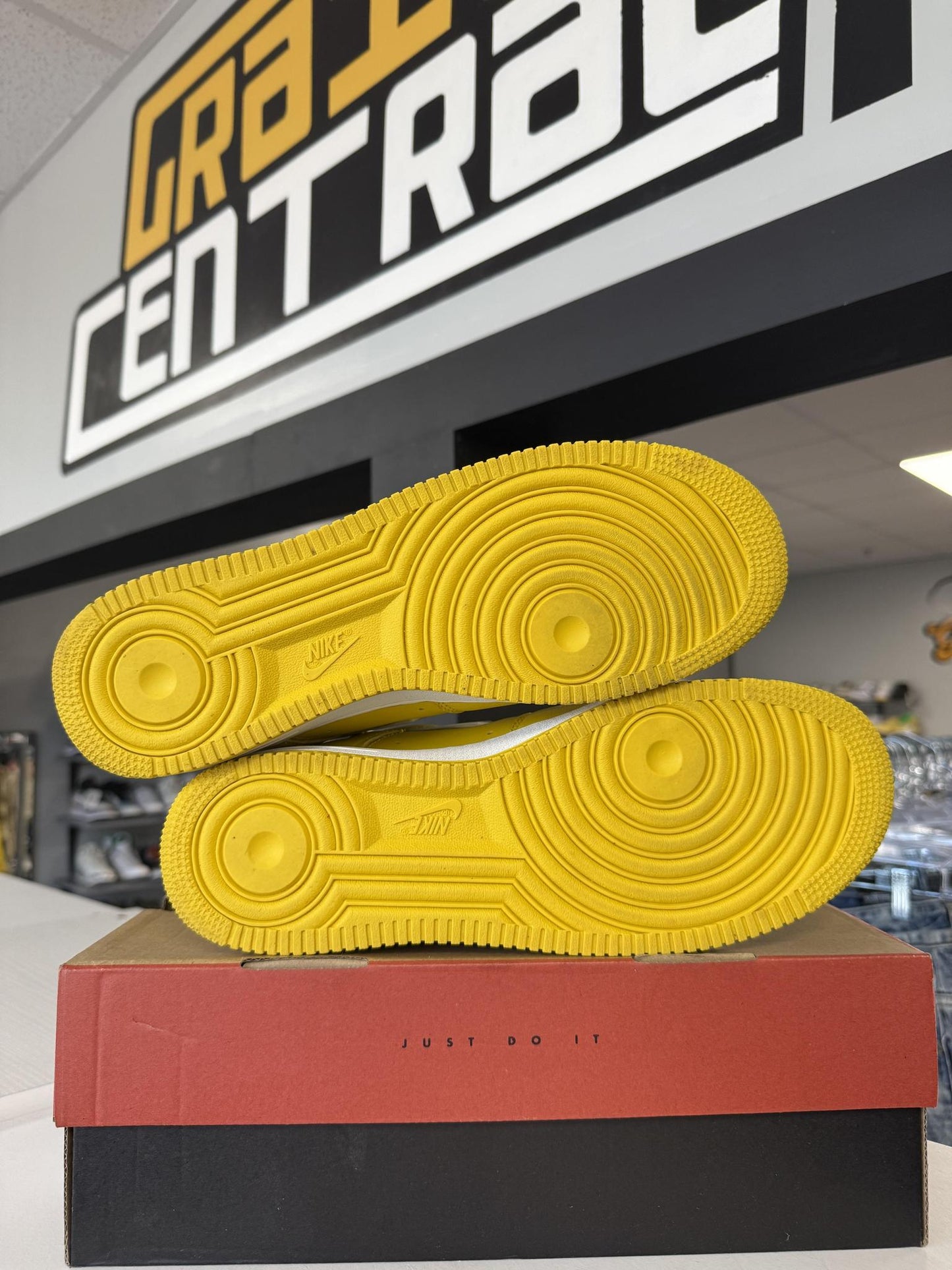 Nike AF1 Low "Jewel Yellow" Used Size 11.5