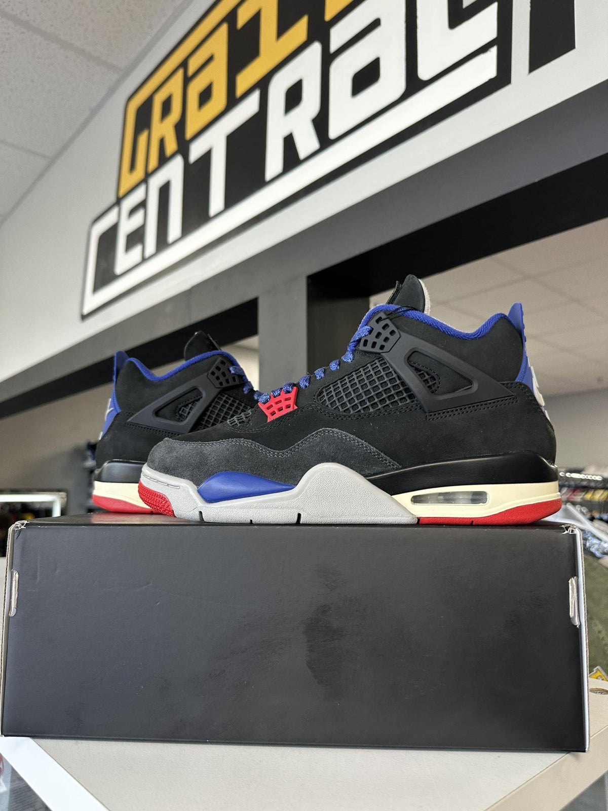 Jordan 4 "Rare Air" Used Size 9