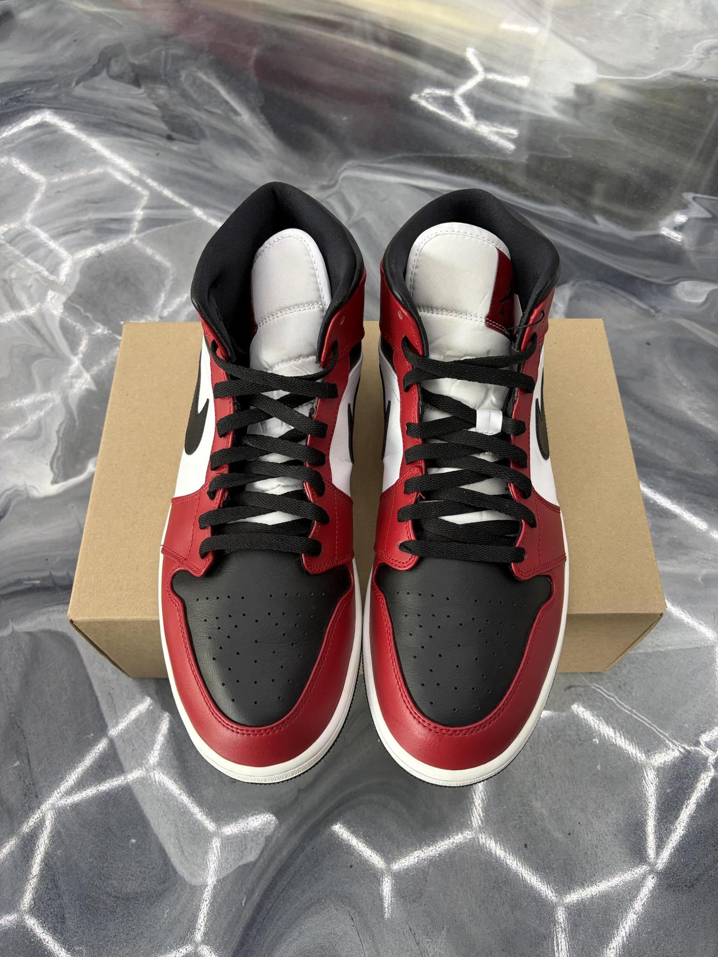 Jordan 1 Mid "Chicago" Used Size 13