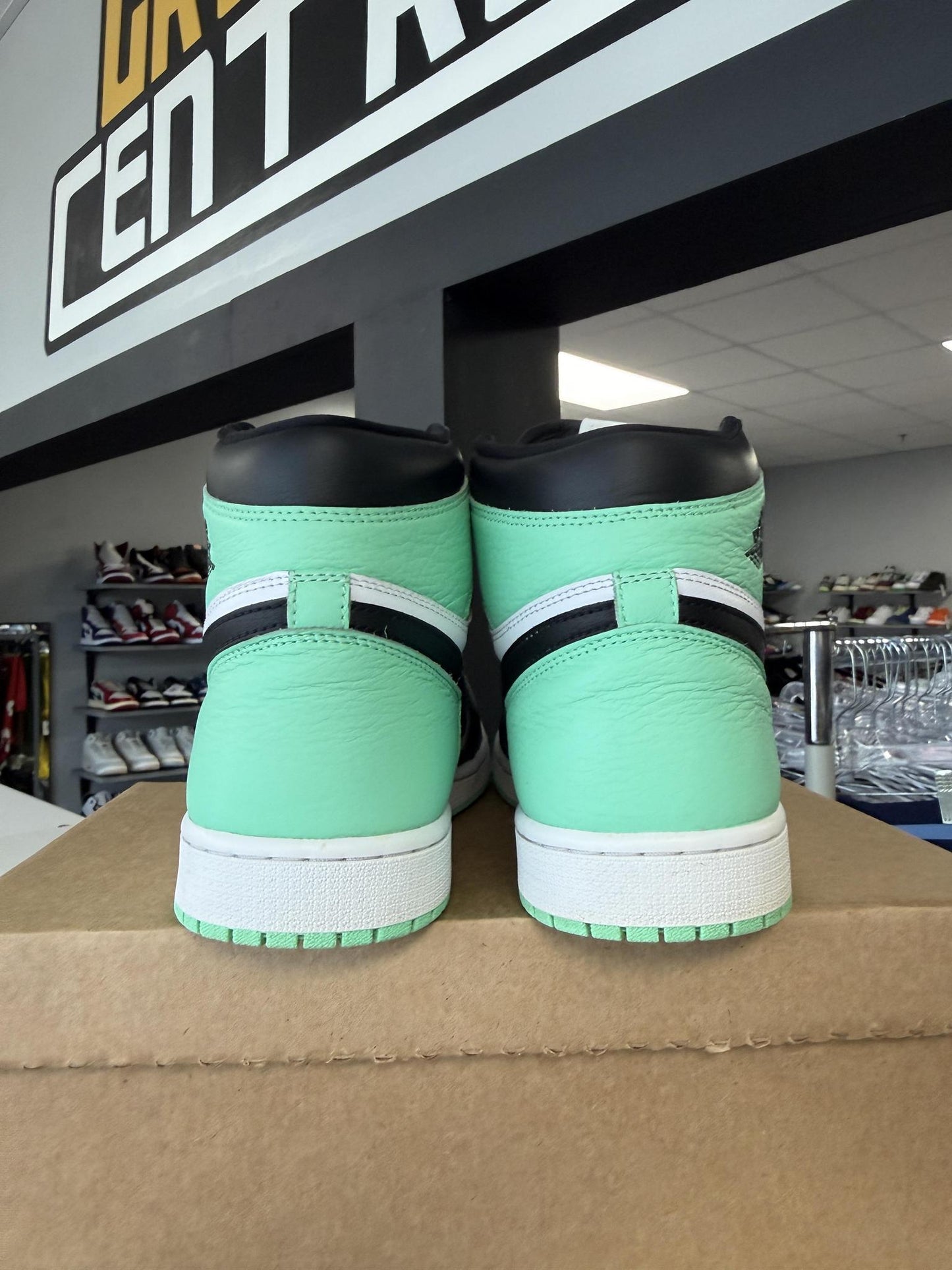 Jordan 1 "Green Glow" Used Size 13