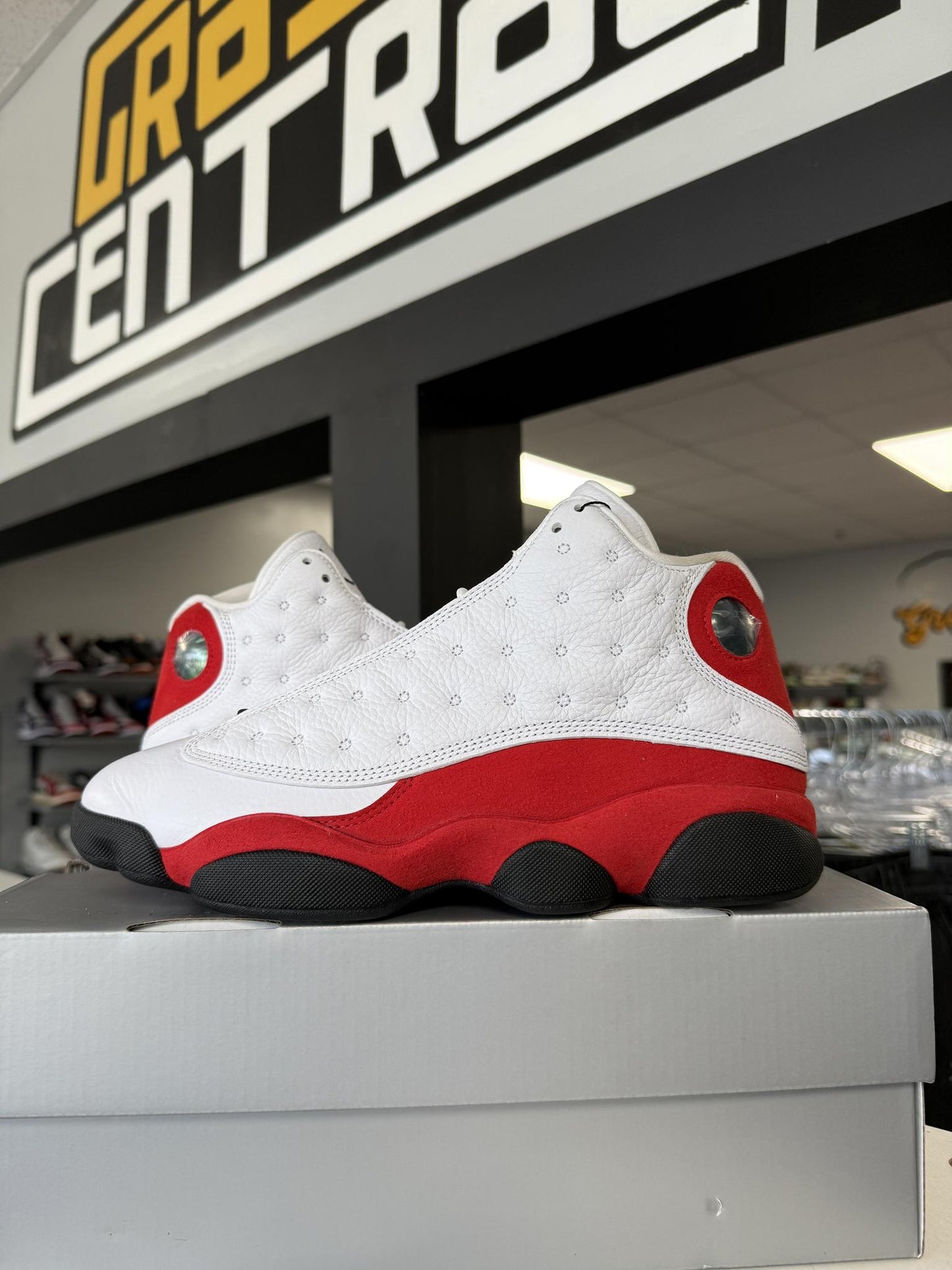 Jordan 13 "Chicago" Used Size 9
