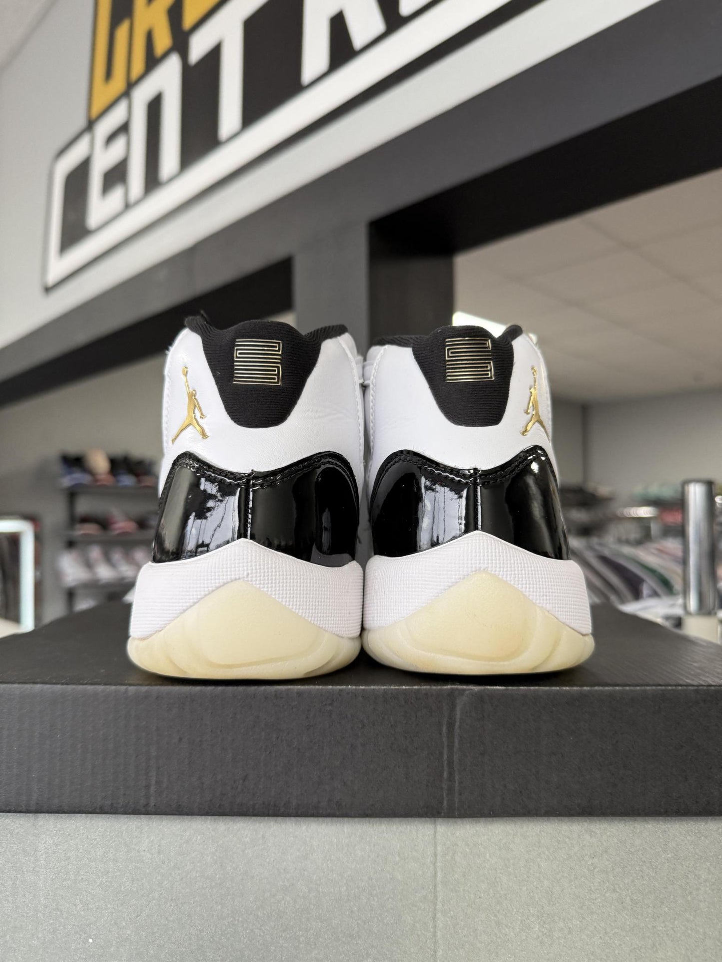 Jordan 11 "Gratitude" Used Size 7Y/8.5W