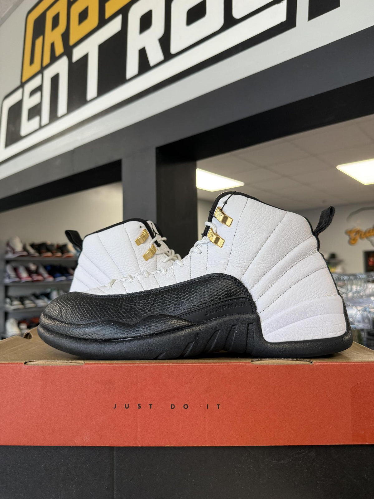 Jordan 12 "Taxi" Used Size 10.5