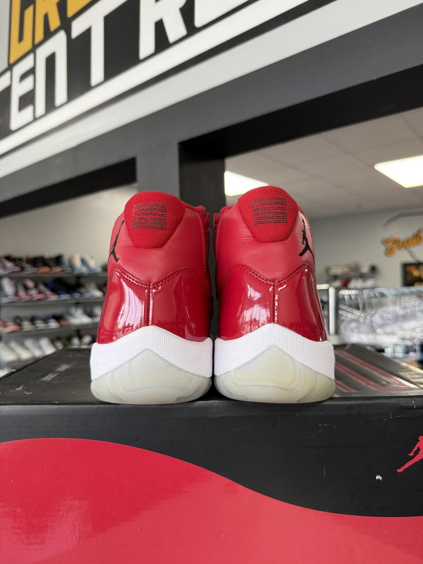 Jordan 11 "Win Like '96" Used Size 10.5