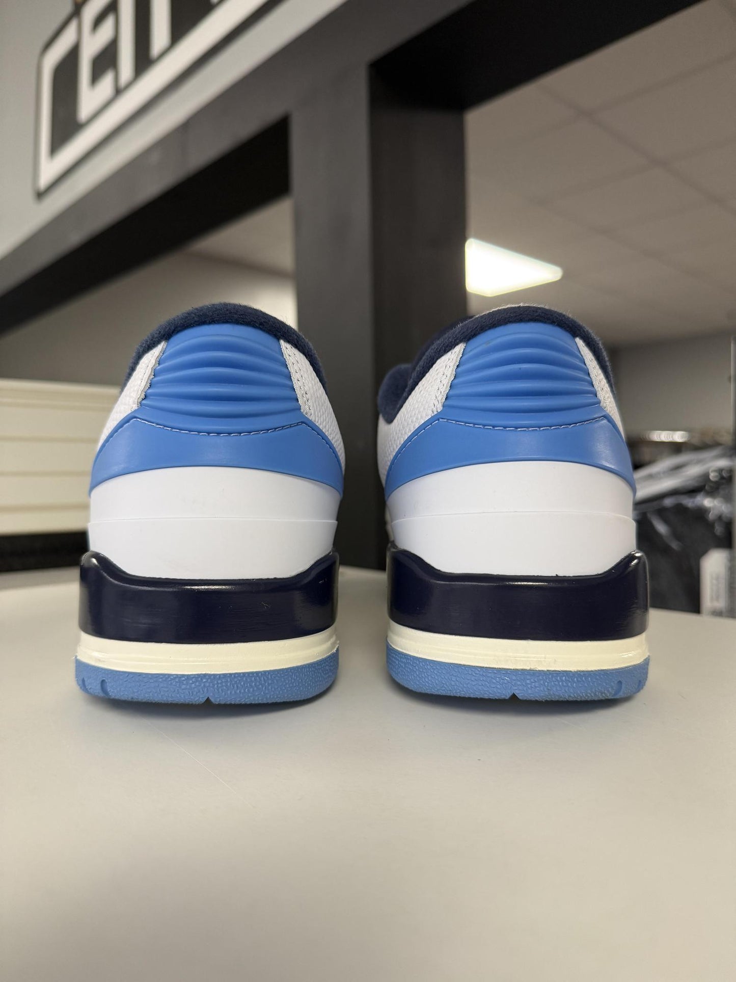 Jordan 2/3 Low "University Blue" Used Size 12