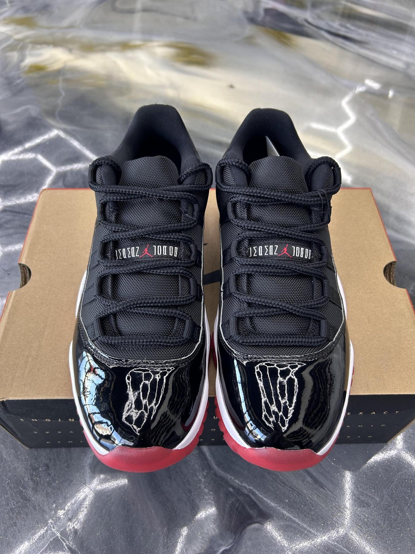 Jordan 11 Low "Bred" Used Size 9.5