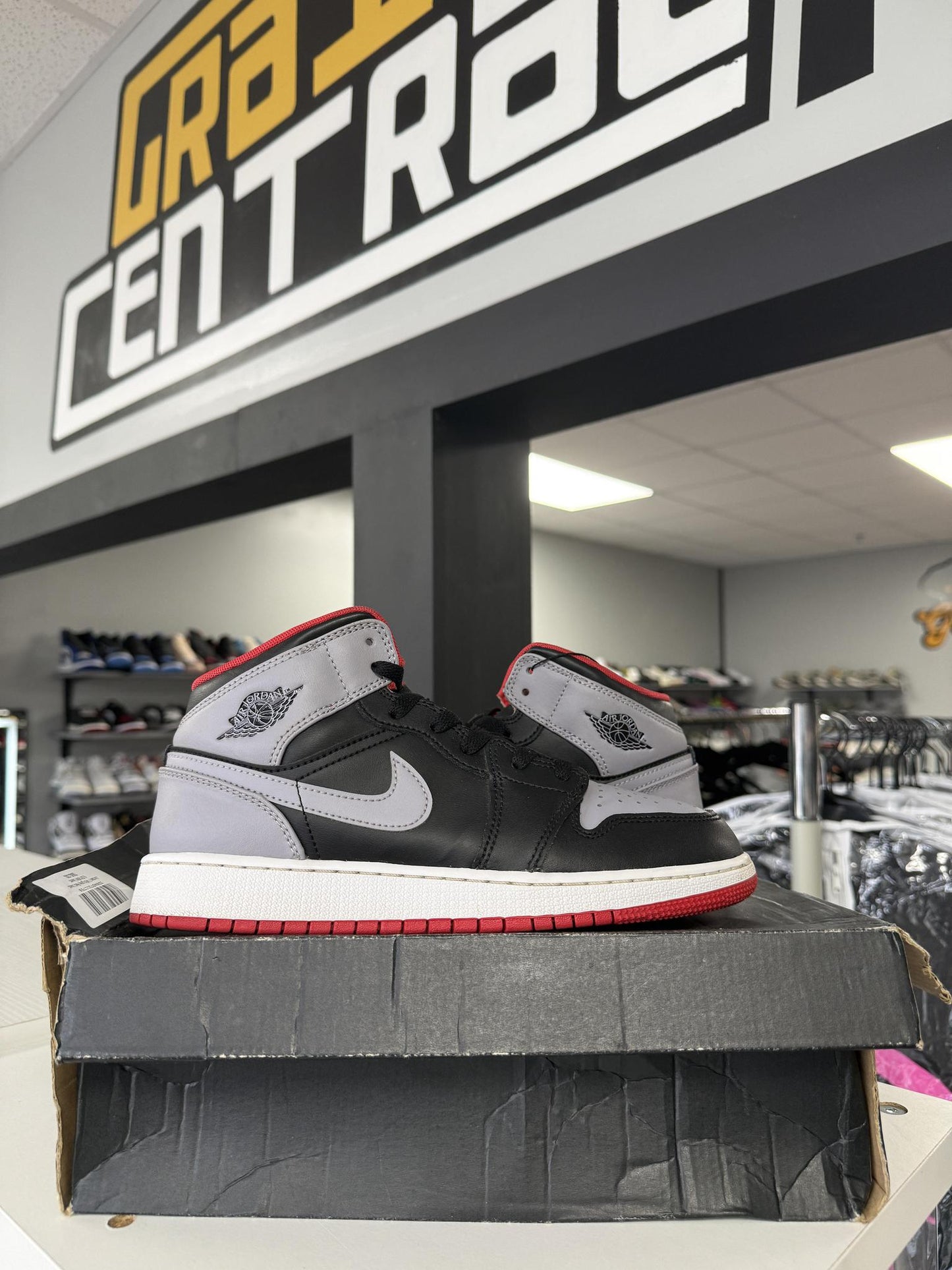 Jordan 1 Mid "Grey Red" Used Size 6.5Y/8W