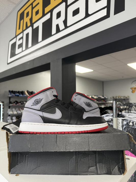 Jordan 1 Mid "Grey Red" Used Size 6.5Y/8W