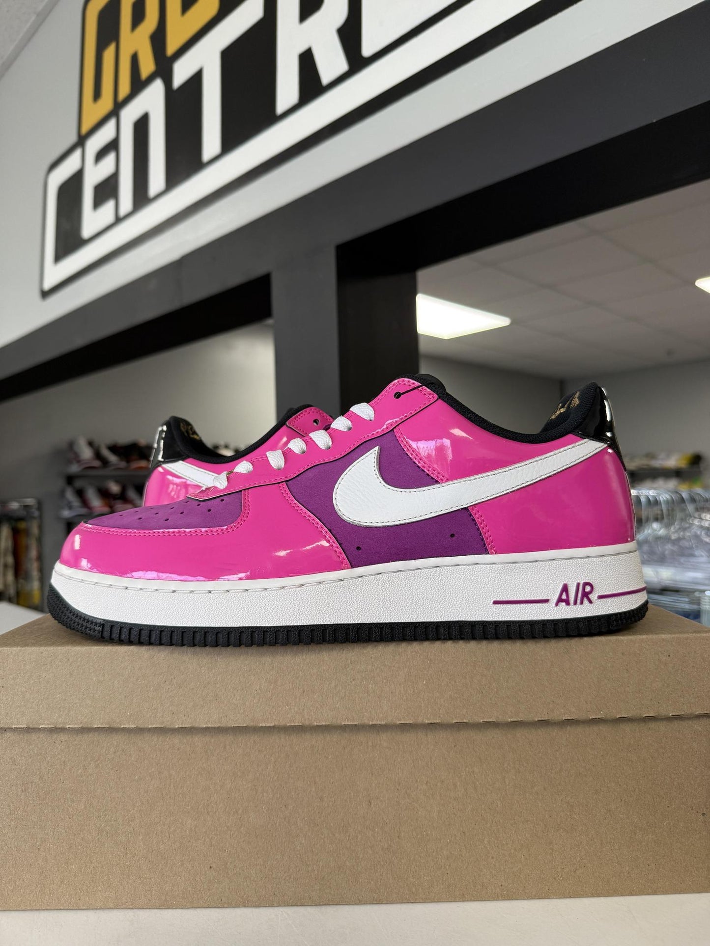 Nike AF1 Low "World Tour Vegas" Used Size 11.5