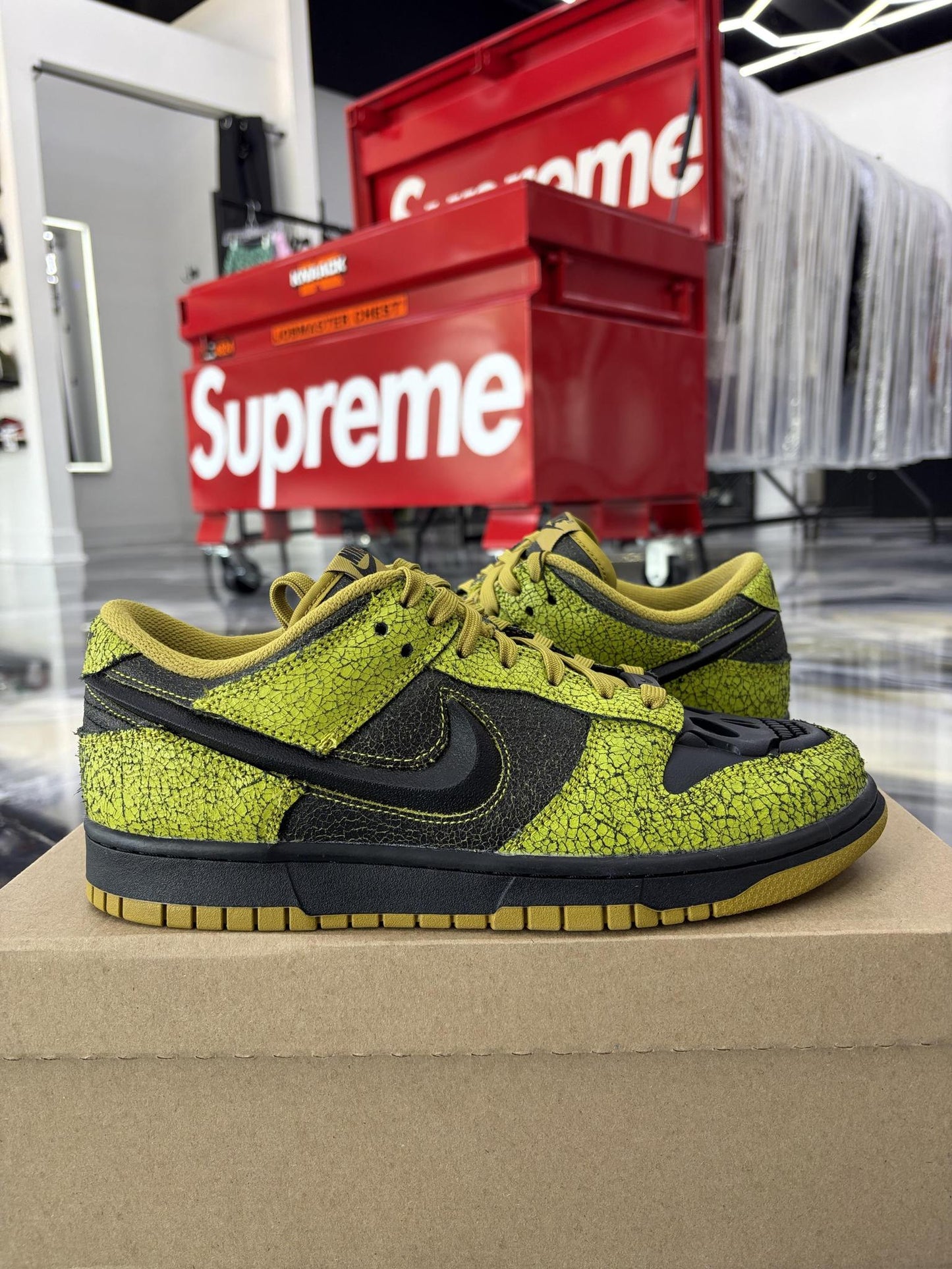 Nike Dunk Low "Halloween Skulls" Used Size 9
