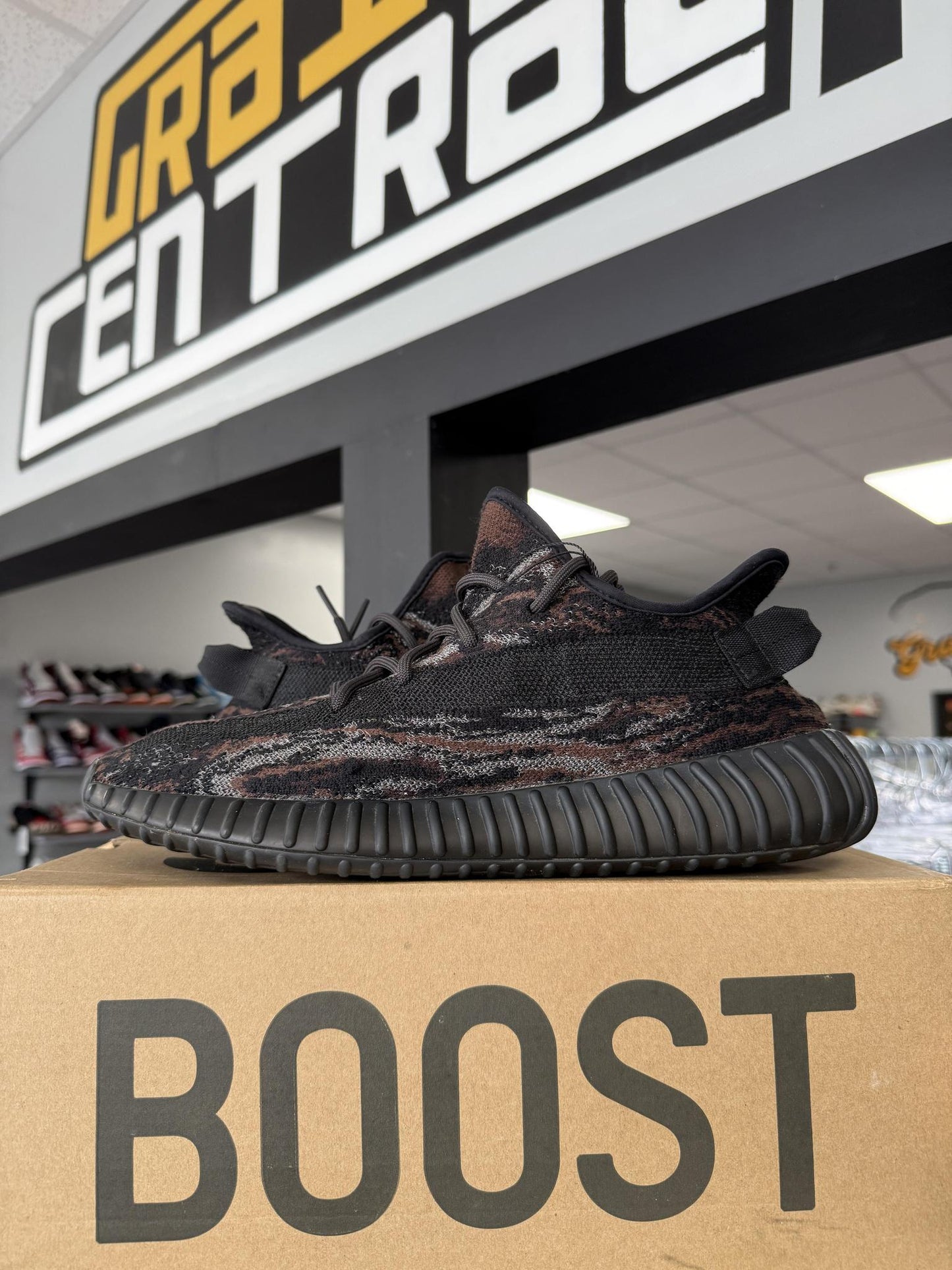 Yeezy 350 V2 "MX Rock" Used Size 11