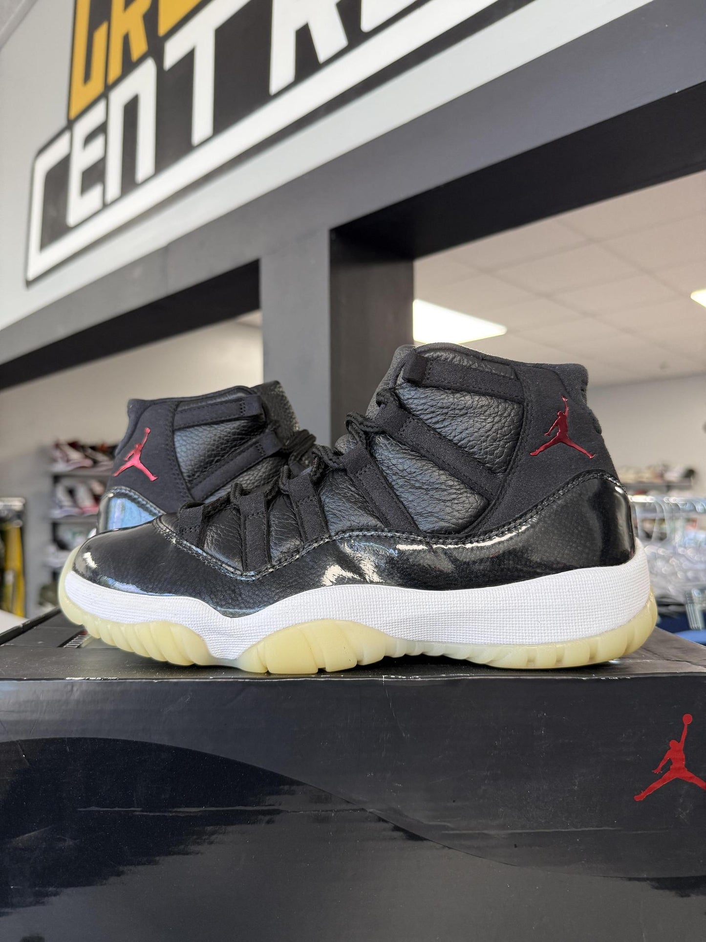 Jordan 11 "72-10" Used Size 7.5