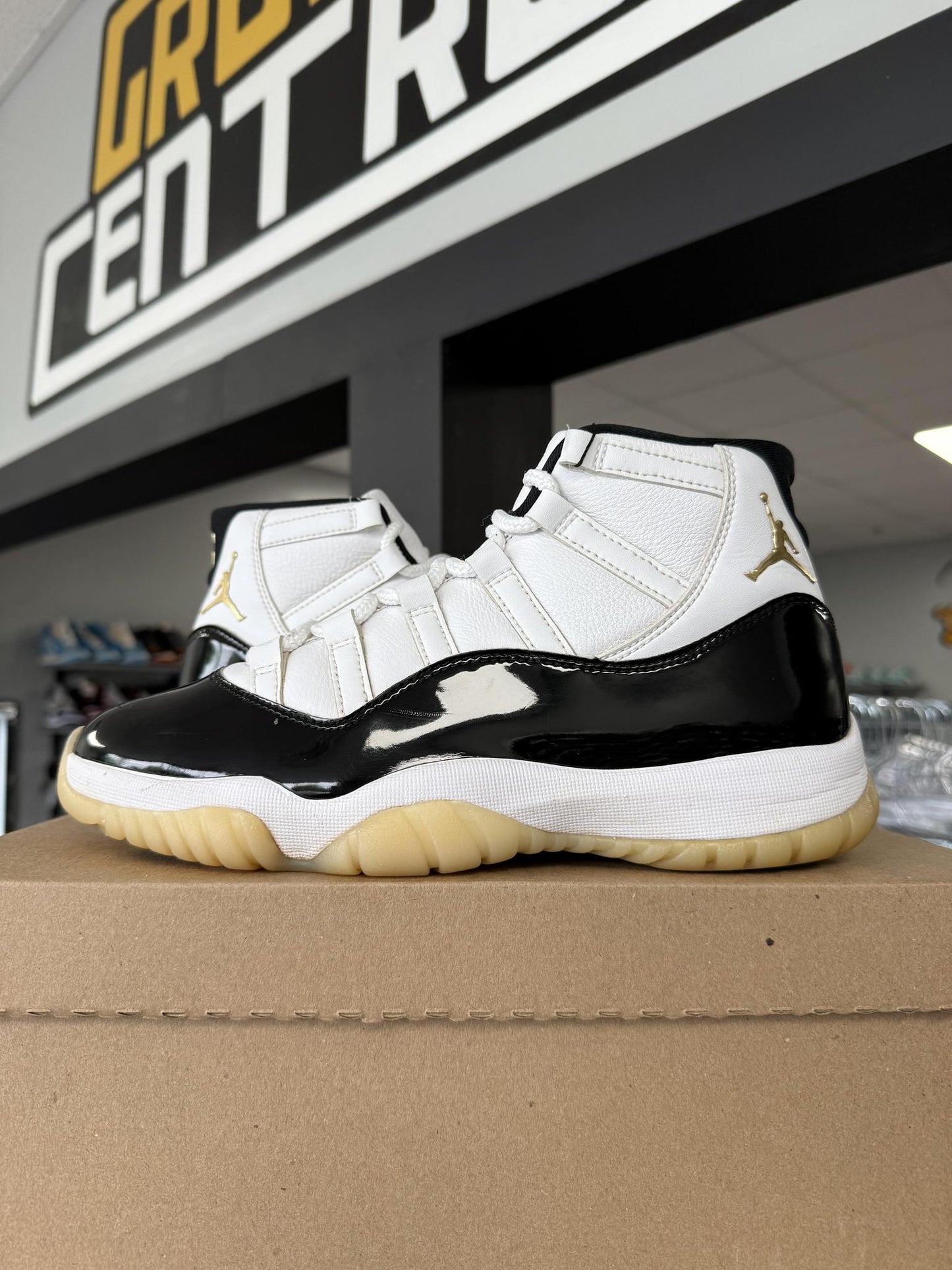 Jordan 11 "Gratitude" Used Size 8