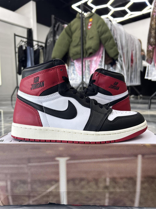 Jordan 1 "Black Toe" Used Size 9