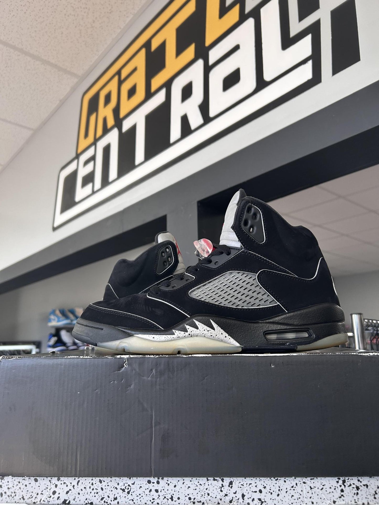 Jordan 5 "Metallic Reimagined" Used Size 10.5