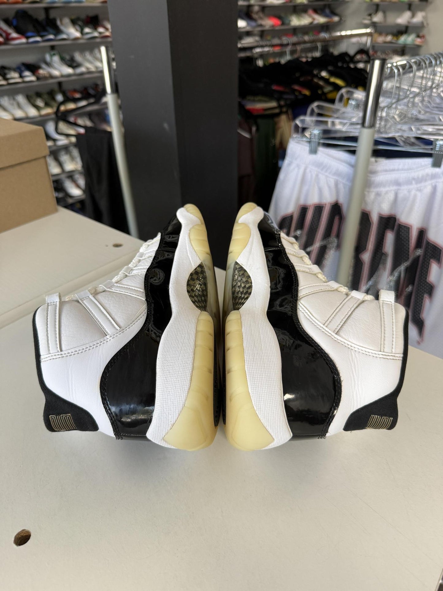 Jordan 11 "Gratitude" Used Size 7Y/8.5W
