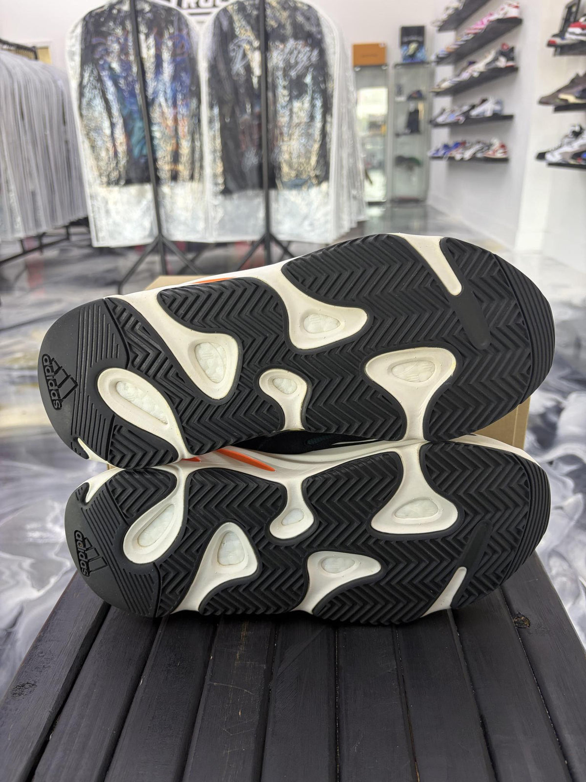 Yeezy 700 "Wave Runner" Used Size 10