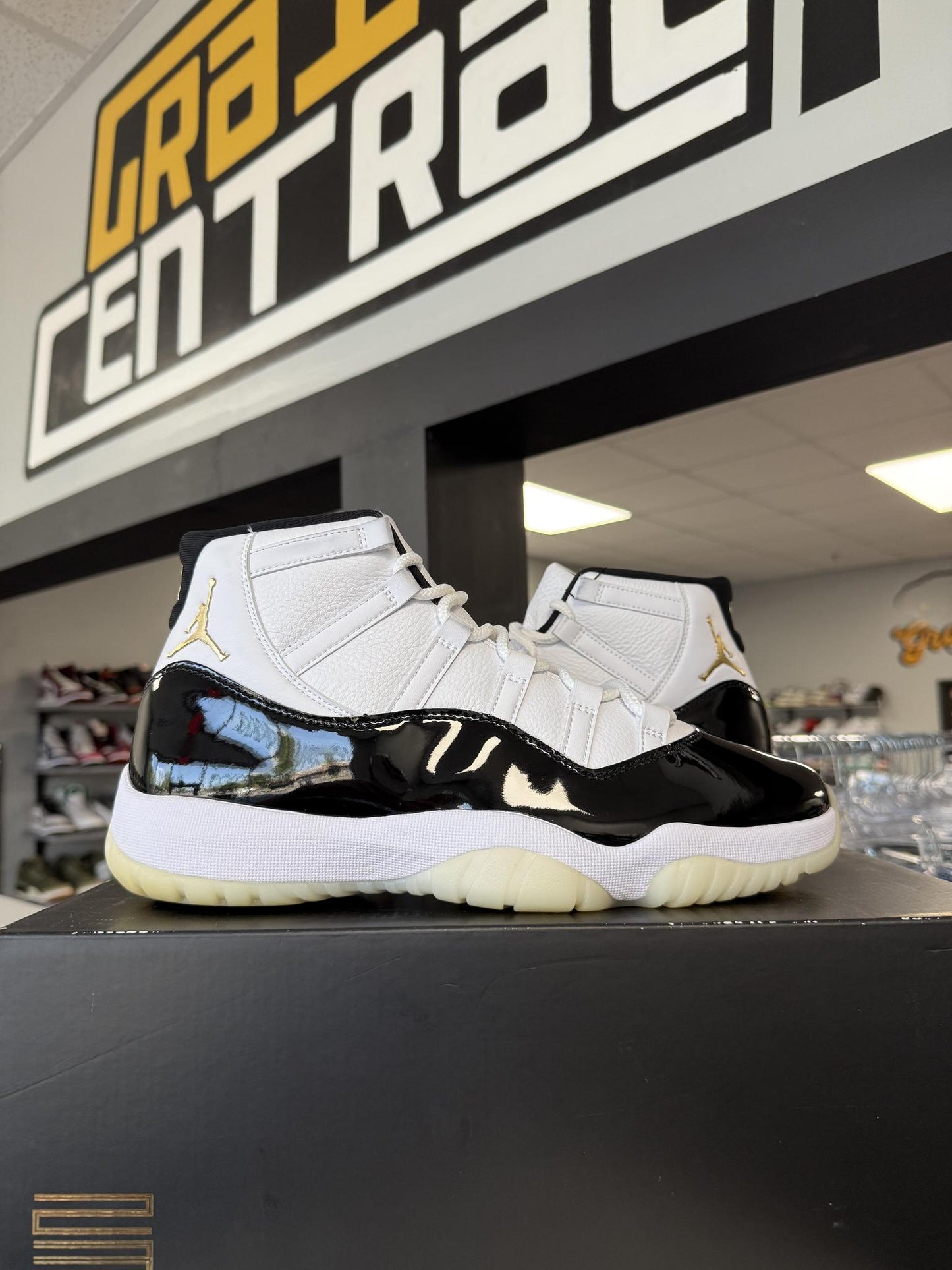 Jordan 11 "Gratitude" Used Size 11.5