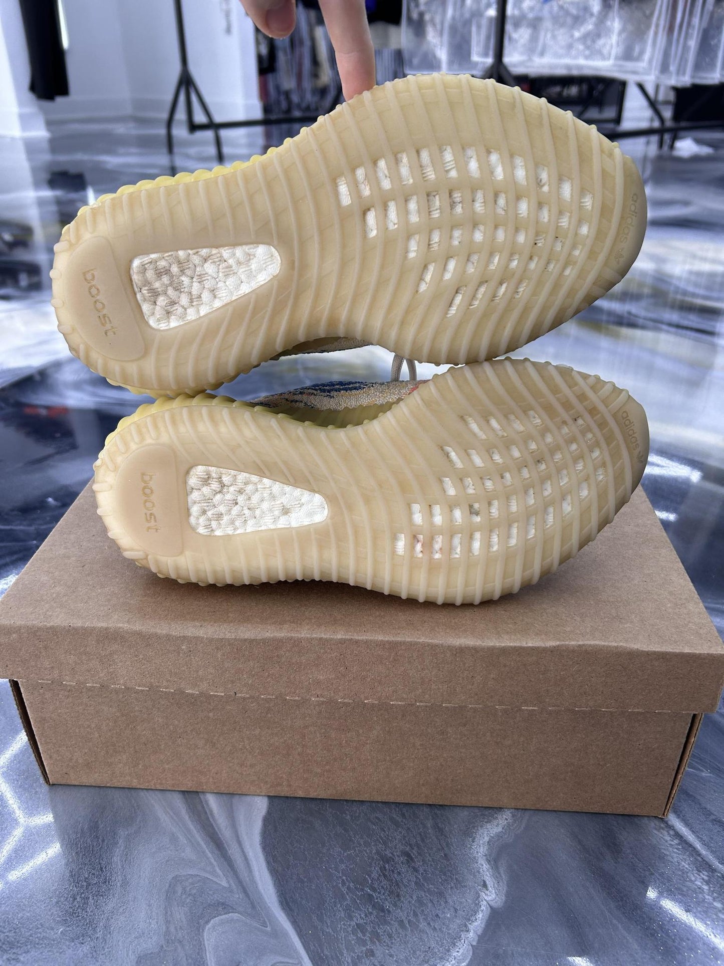 Yeezy 350 Boost V2 "MX Oat" Used Size 6Y/7.5W