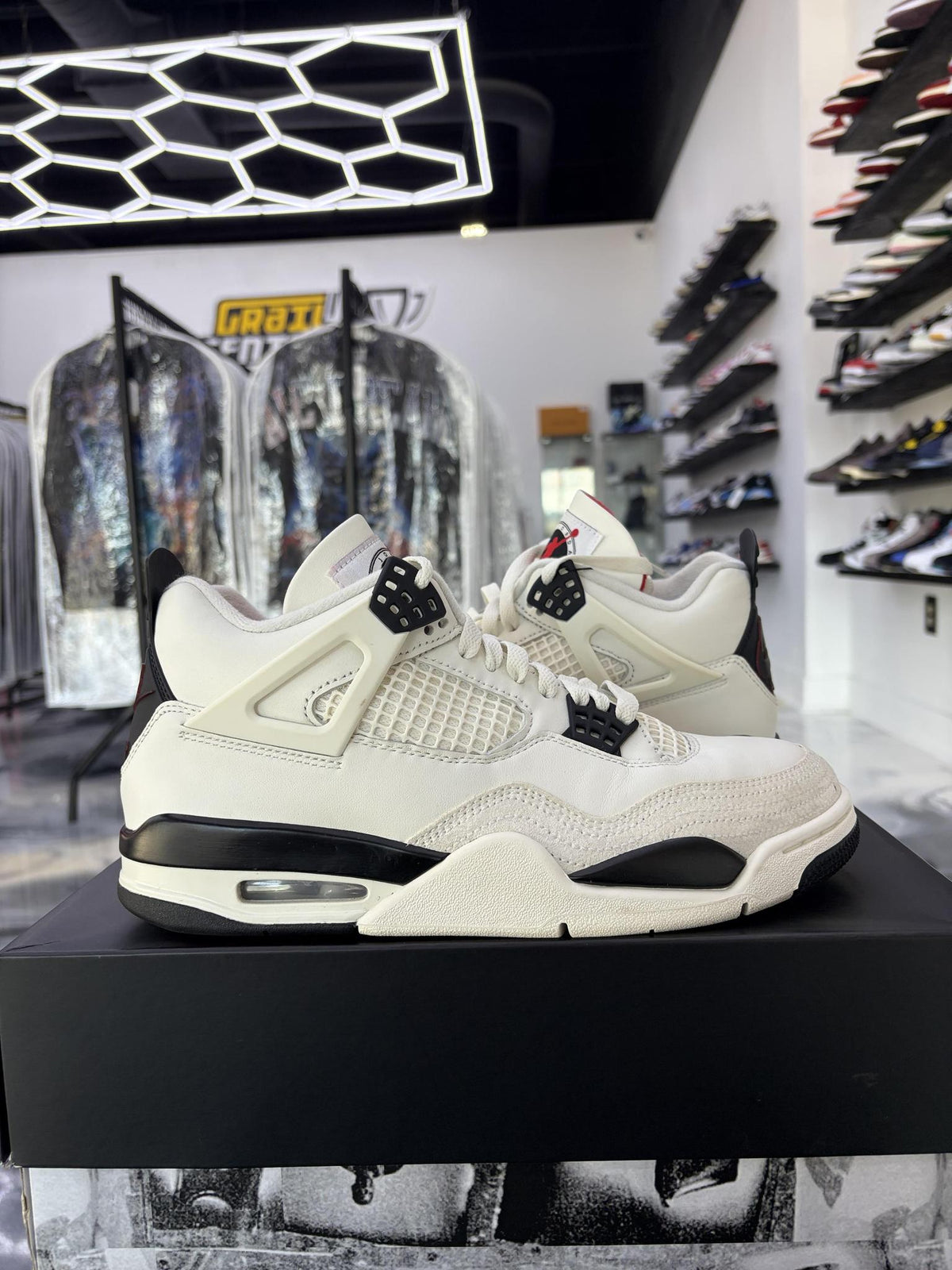 Jordan 4 "Flight Club" Used Size 8.5