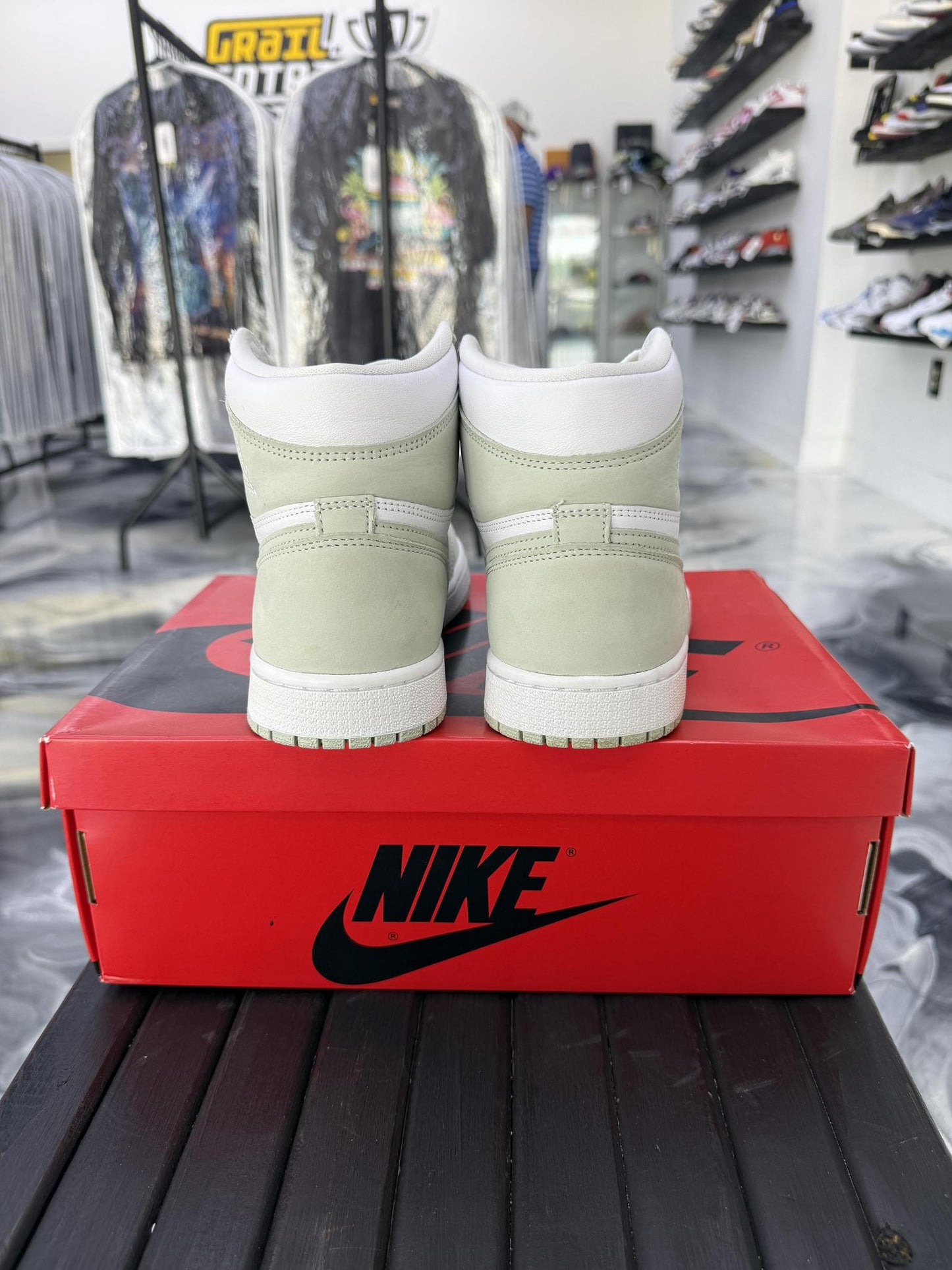 Jordan 1 "Seafoam" Used Size 7Y/8.5W
