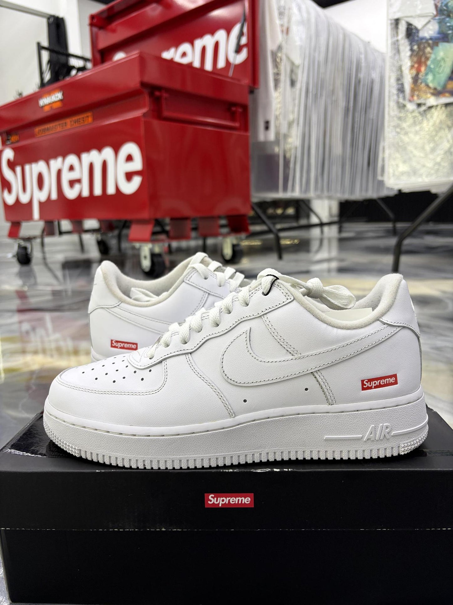 Nike Air Force One Low Supreme "White" Used Size 8