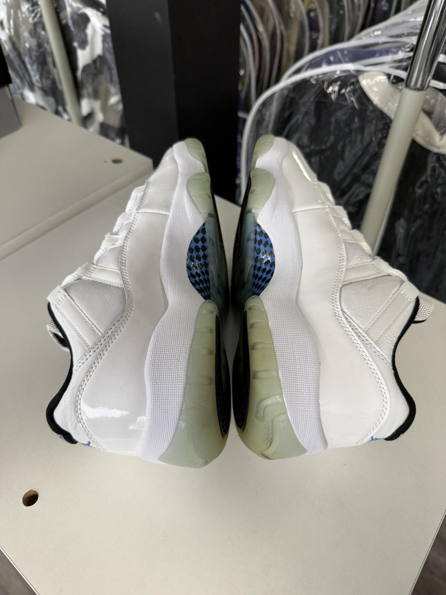 Jordan 11 Low "Legend Blue" Used Size 8