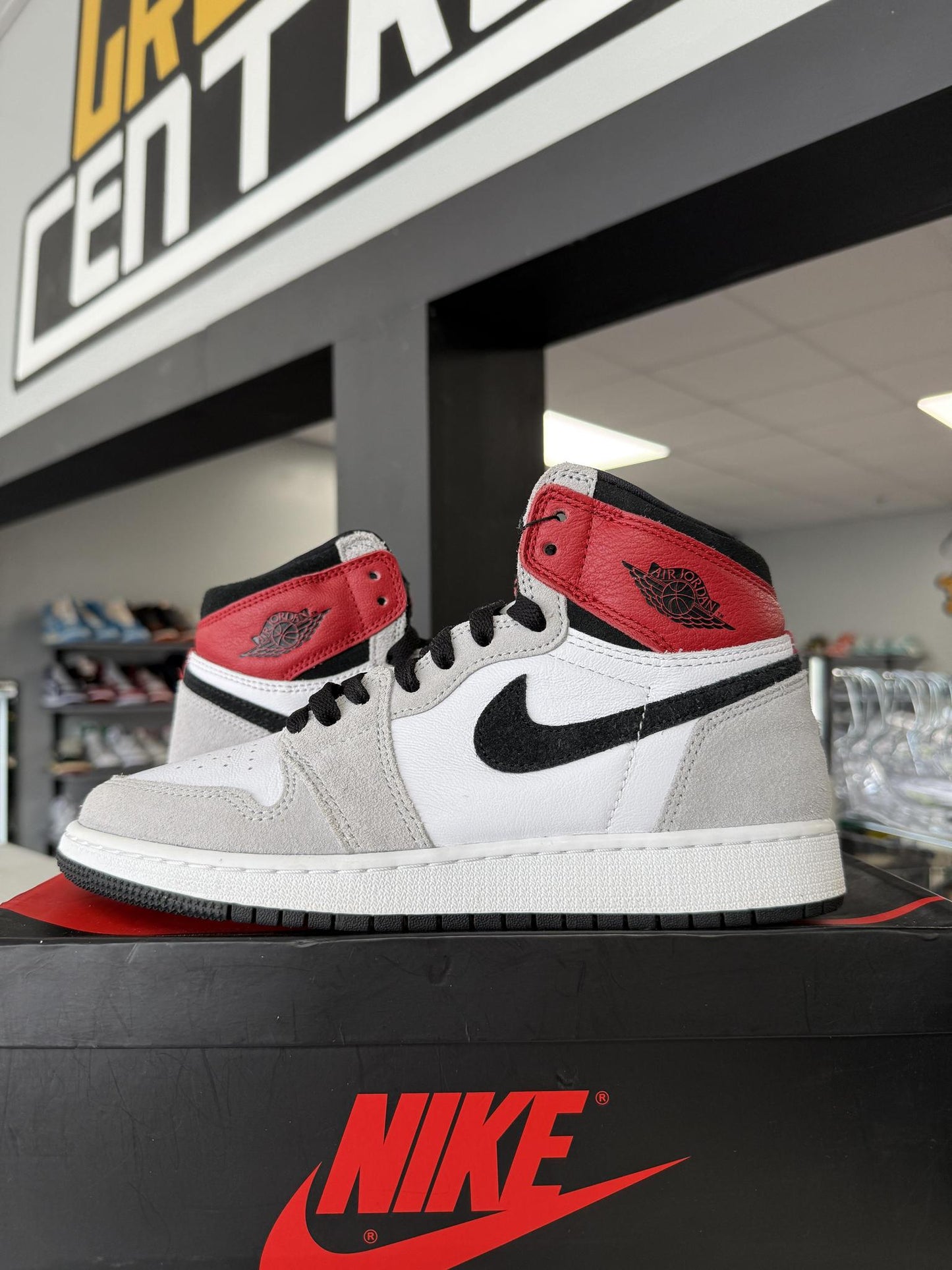 Jordan 1 "Light Smoke Grey" Used Size 6Y/7.5W