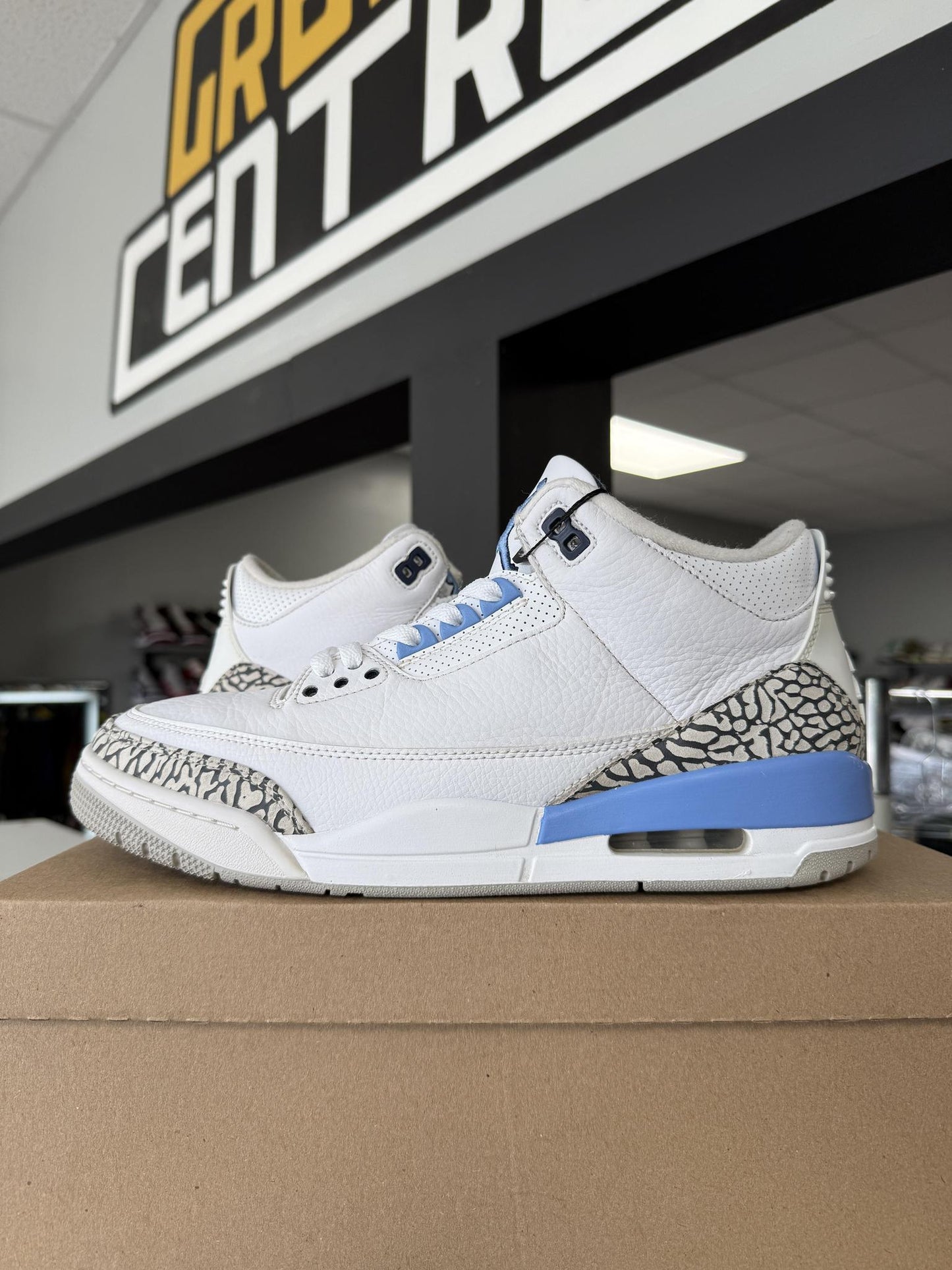 Jordan 3 "UNC" Used Size 10.5