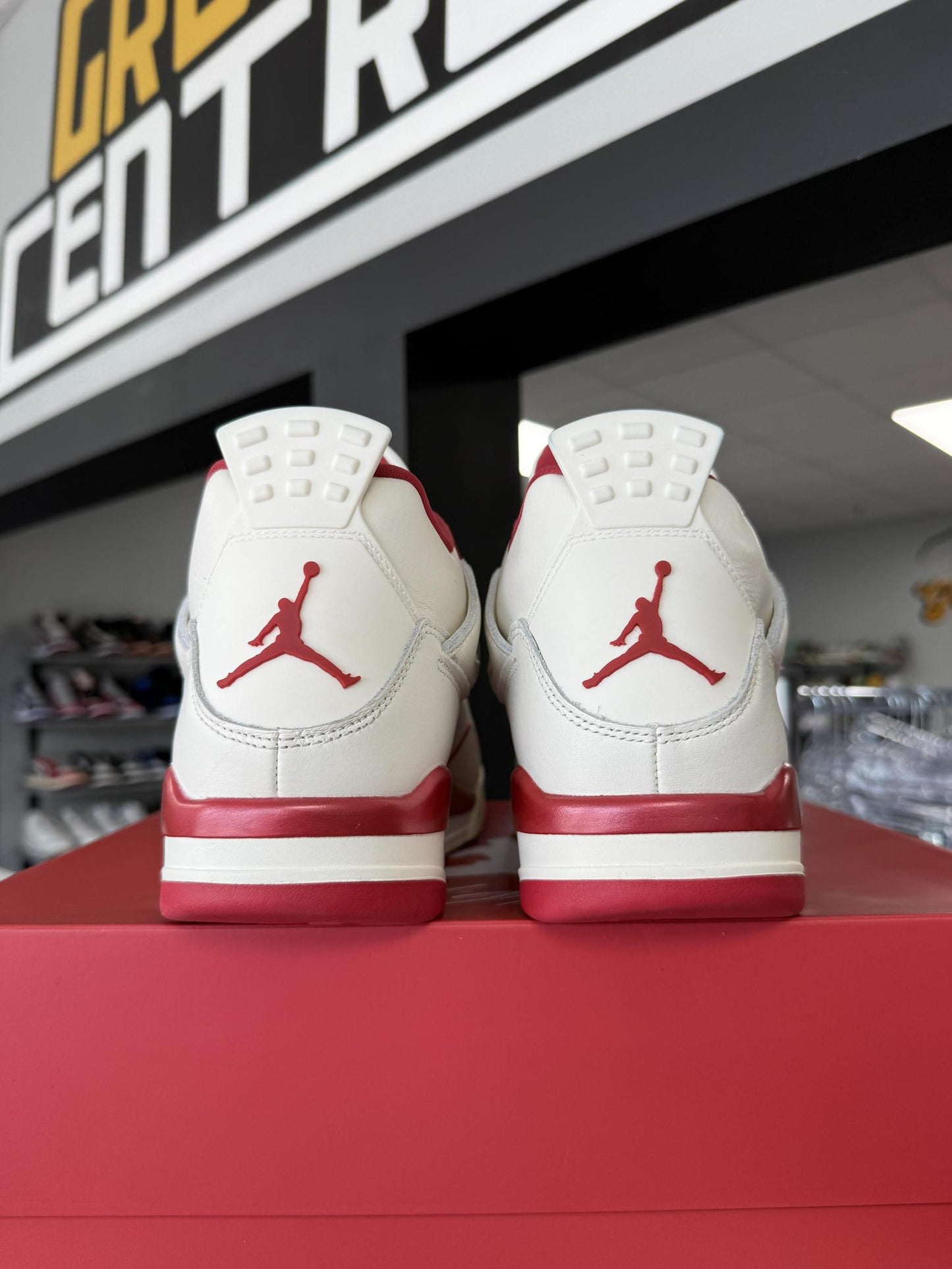 Jordan 4 "Valentines Day" Used Size 11