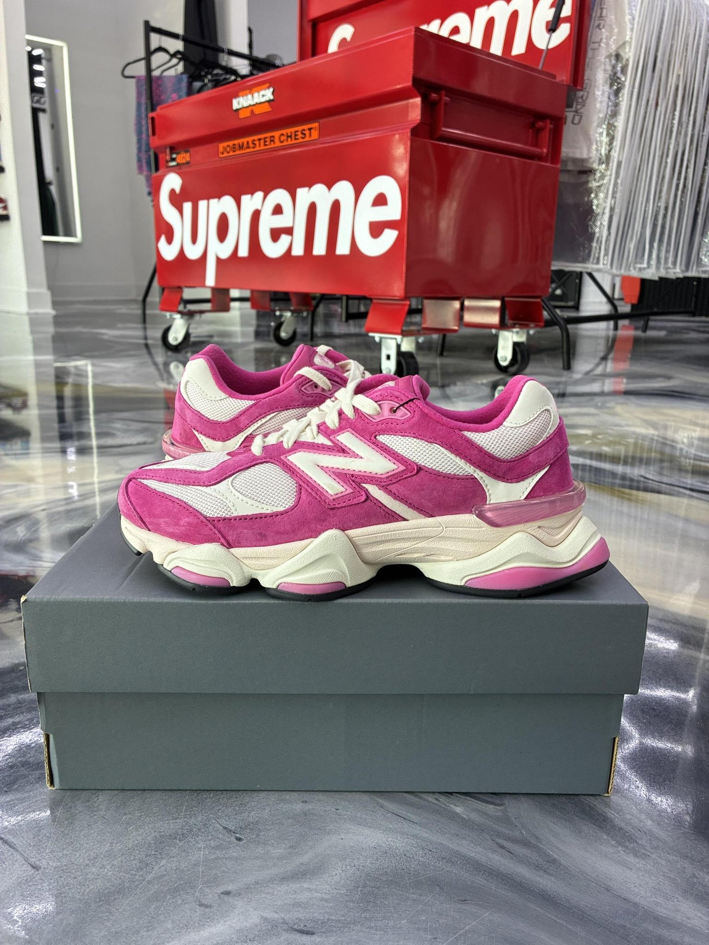 New Balance 9060 Fuchsia Pink Used Size 7Y/8.5W